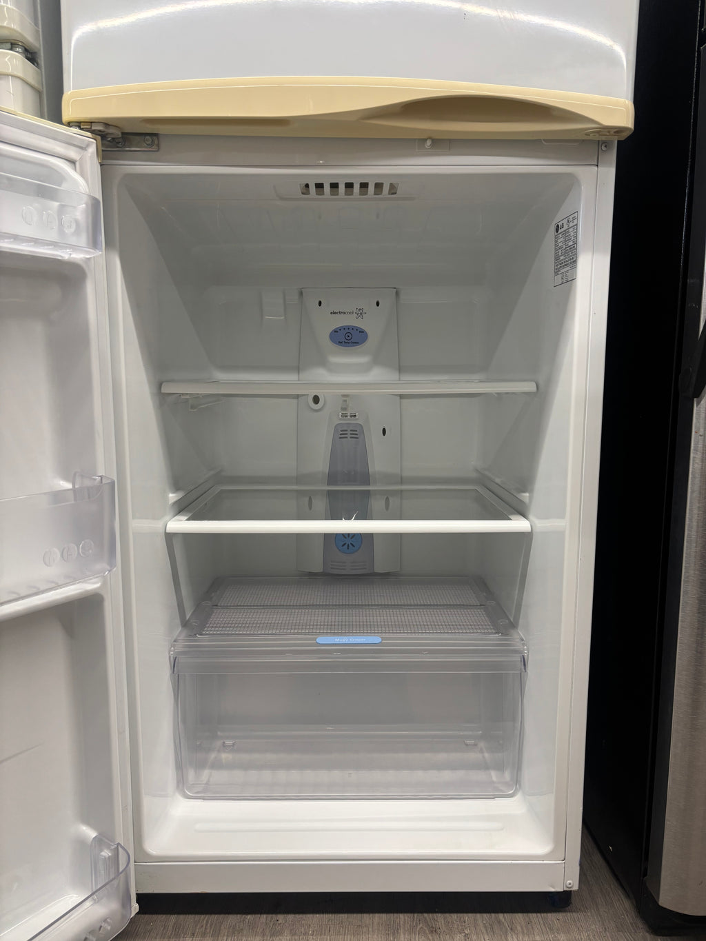 LG 27” Top Freezer Refrigerator - GR-382R