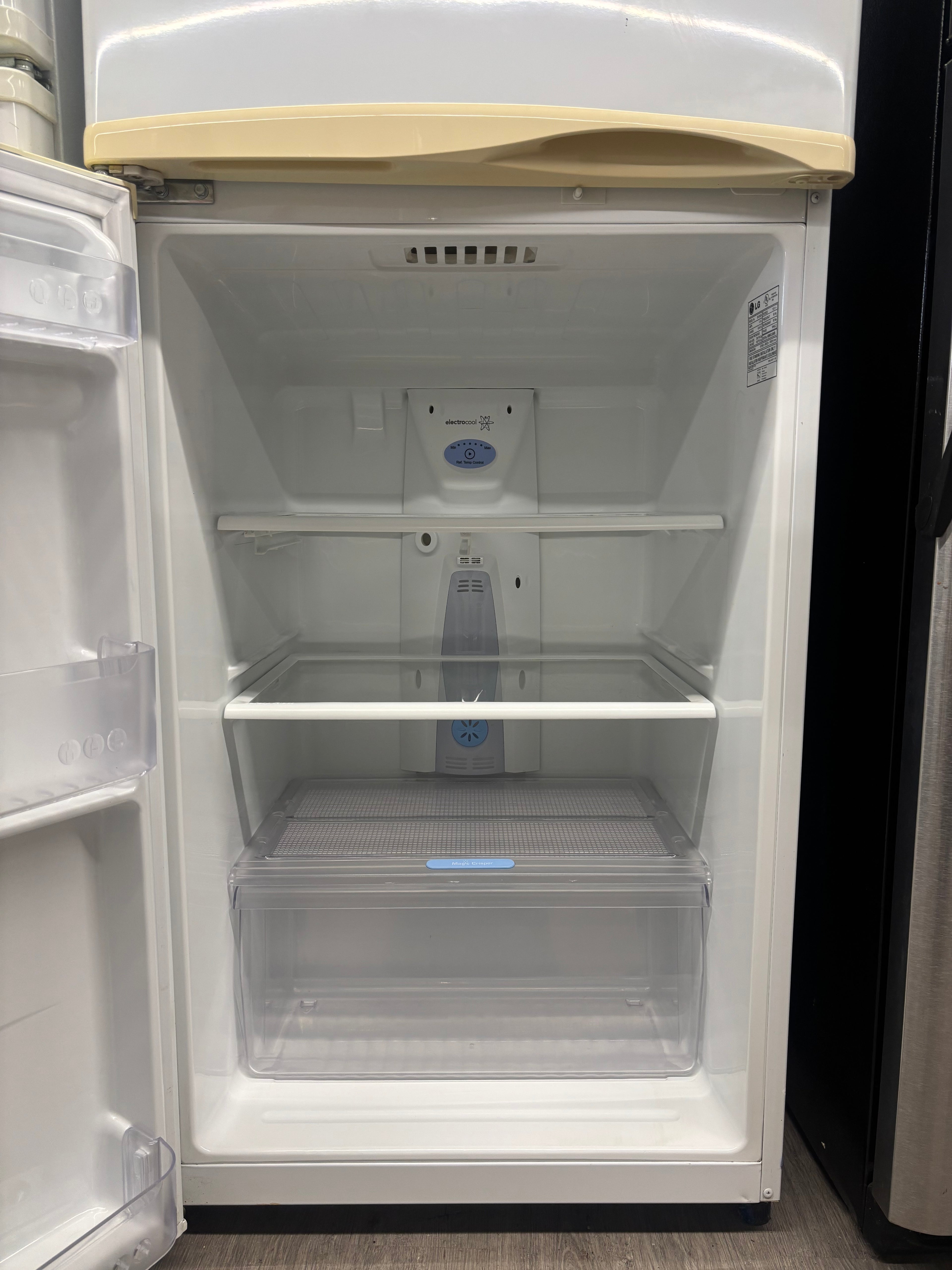 LG 27” Top Freezer Refrigerator - GR-382R