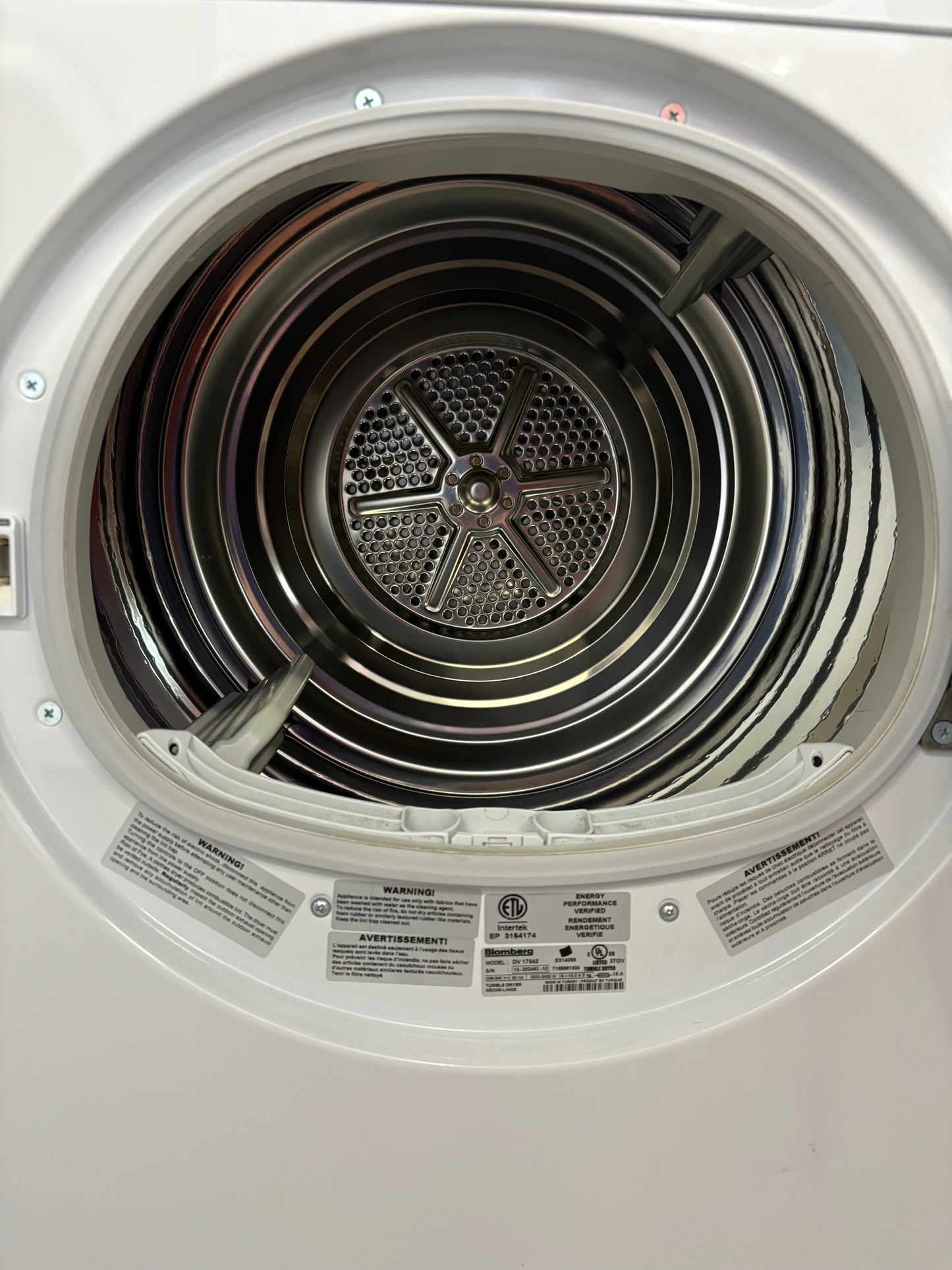 Blomberg 24” Front Load Dryer - DV17542