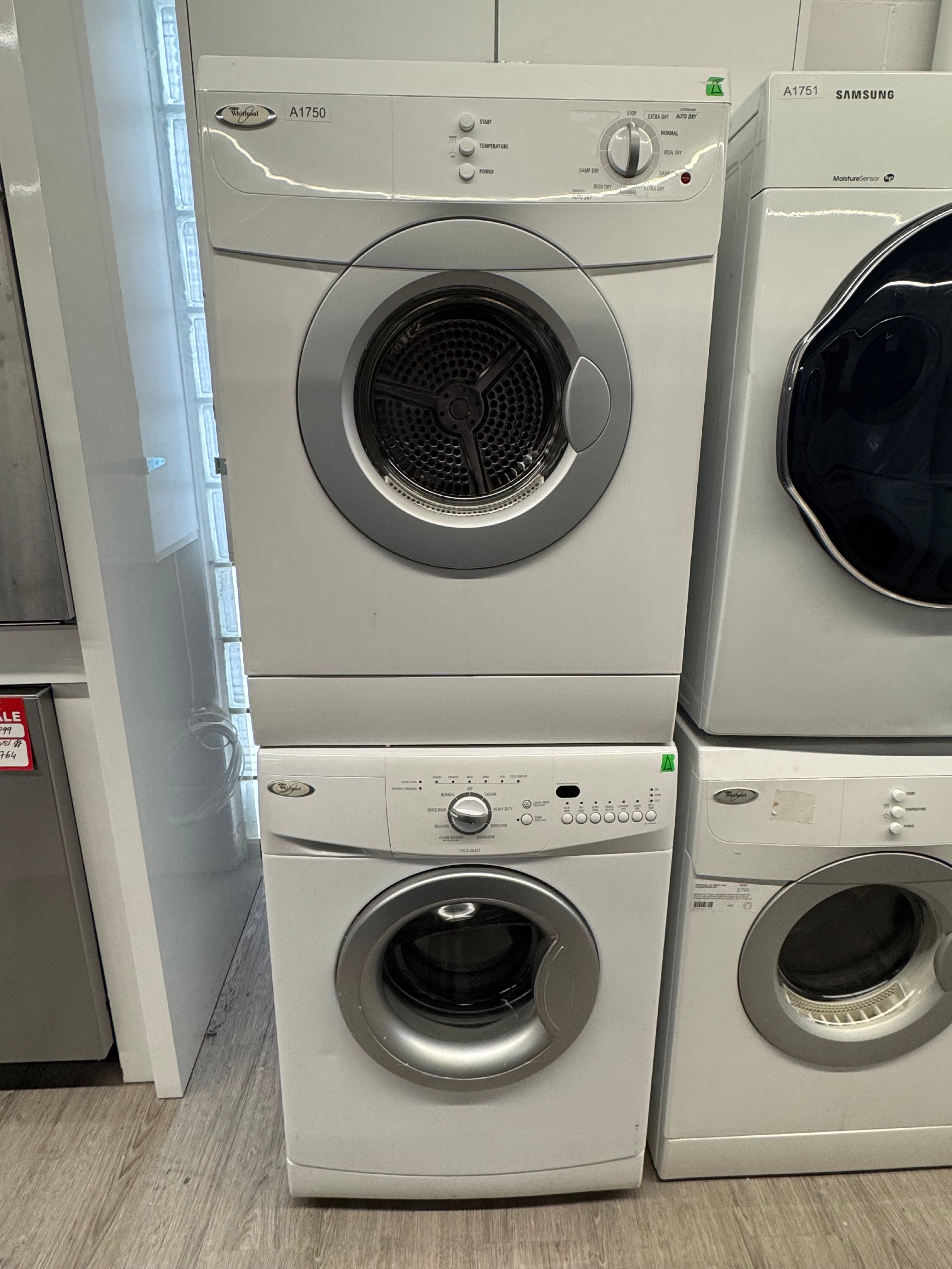 Whirlpool 24” Front Load Washer & Dryer Set (WFC7500VW2 & YWED7500VW)