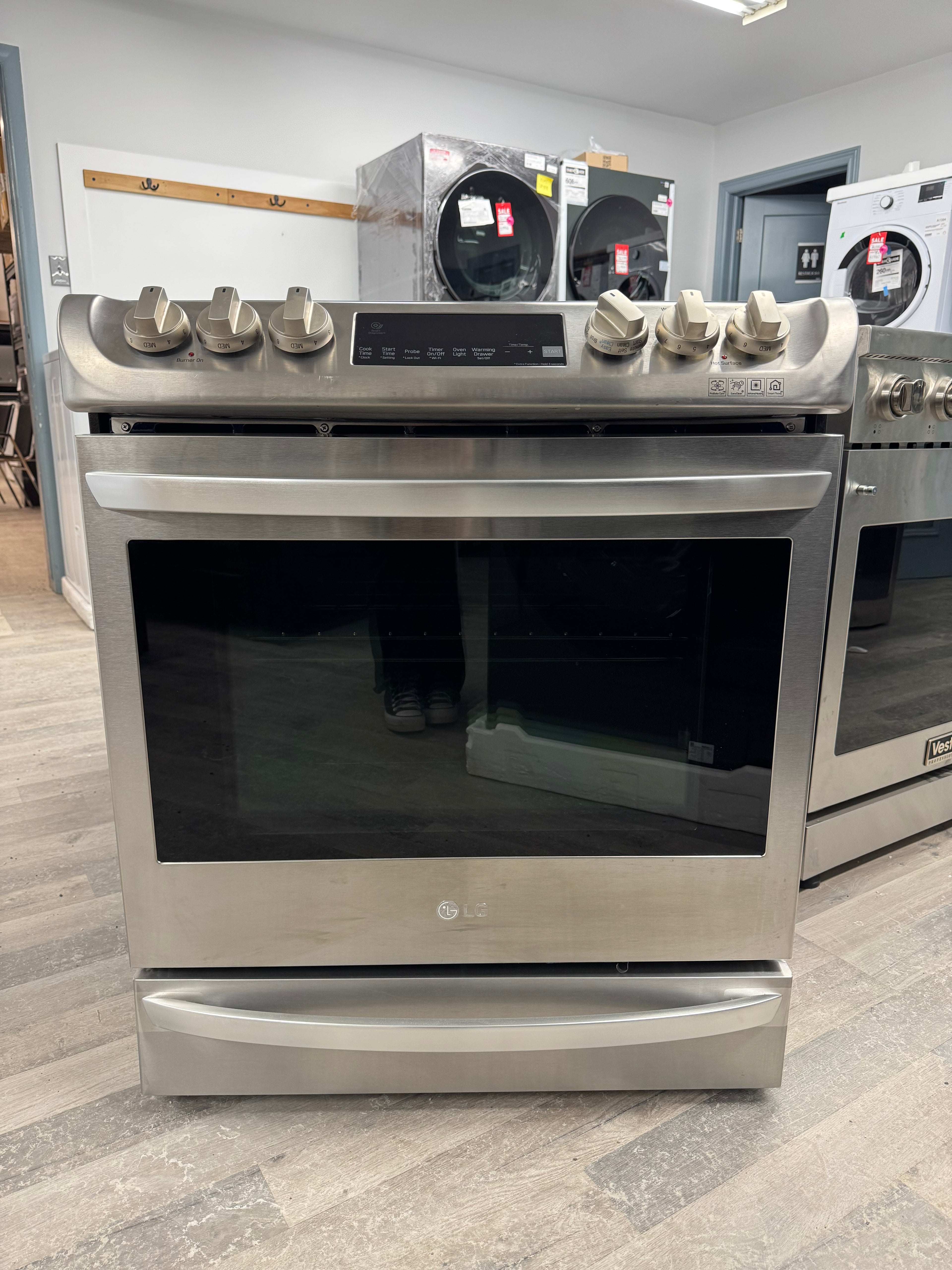 NEW - LG 30” Slide-In Induction Range - LSE4617ST (1 YEAR MANUFACTURER WARRANTY)