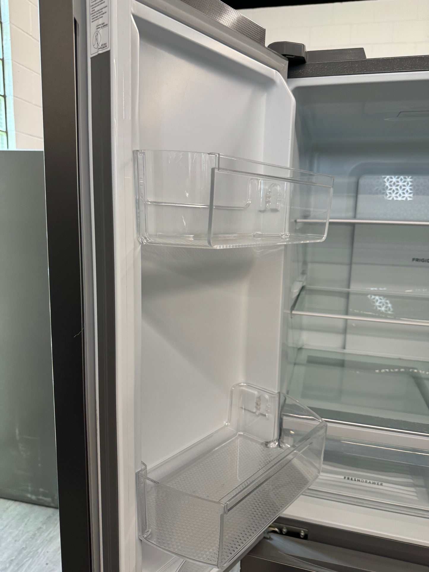 Frigidaire 33" French Door Refrigerator - FFBN1721TV