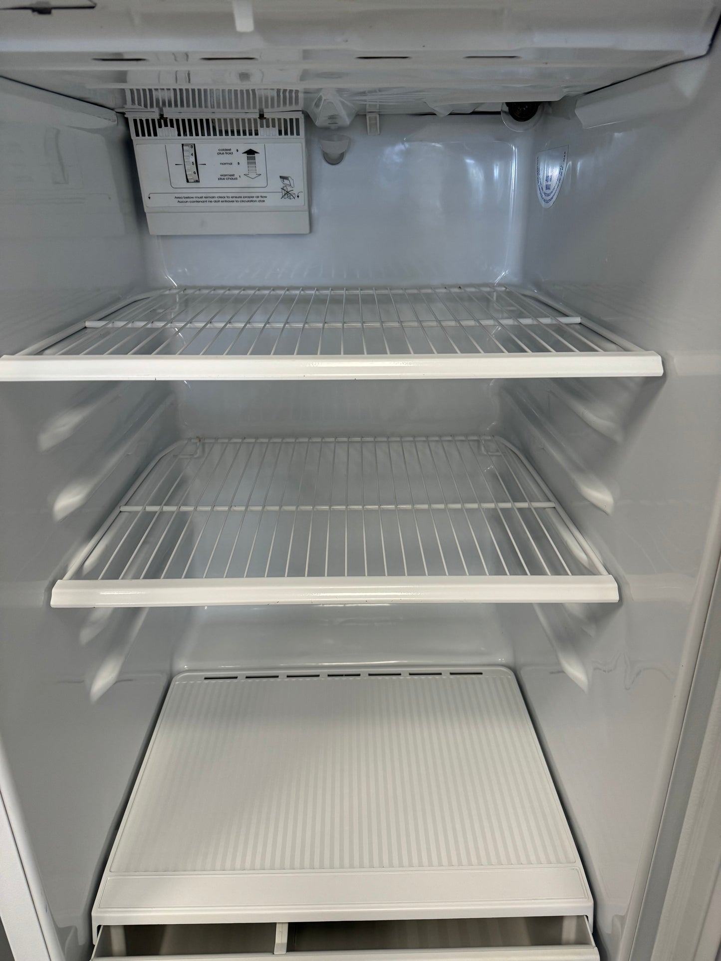 GE 24” TOP FREEZER FRIDGE - GTS12BAMBRWW