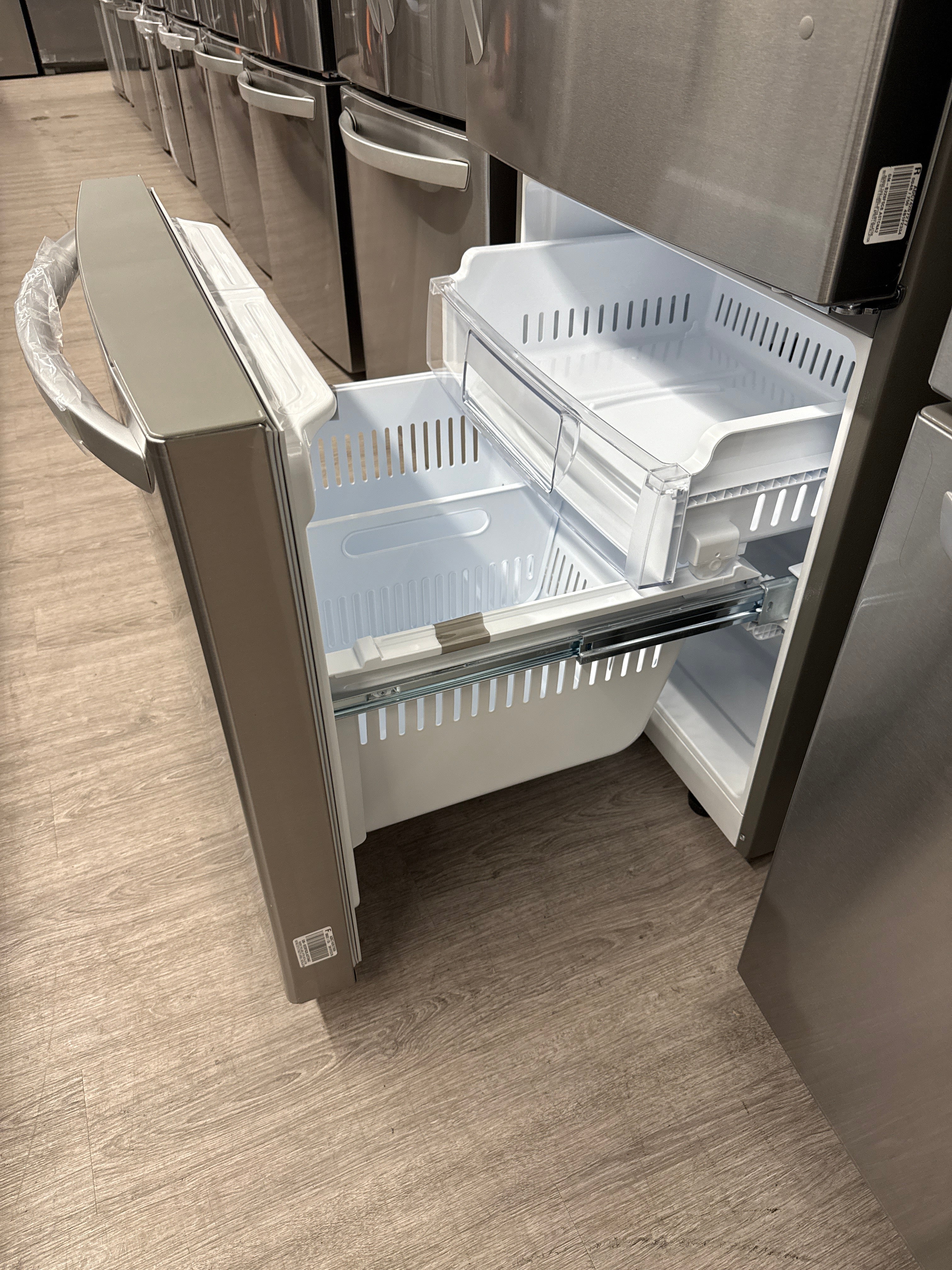 LG 30” Bottom Freezer Refrigerator - LRDNS2200S (1 YEAR MANUFACTURER WARRANTY)