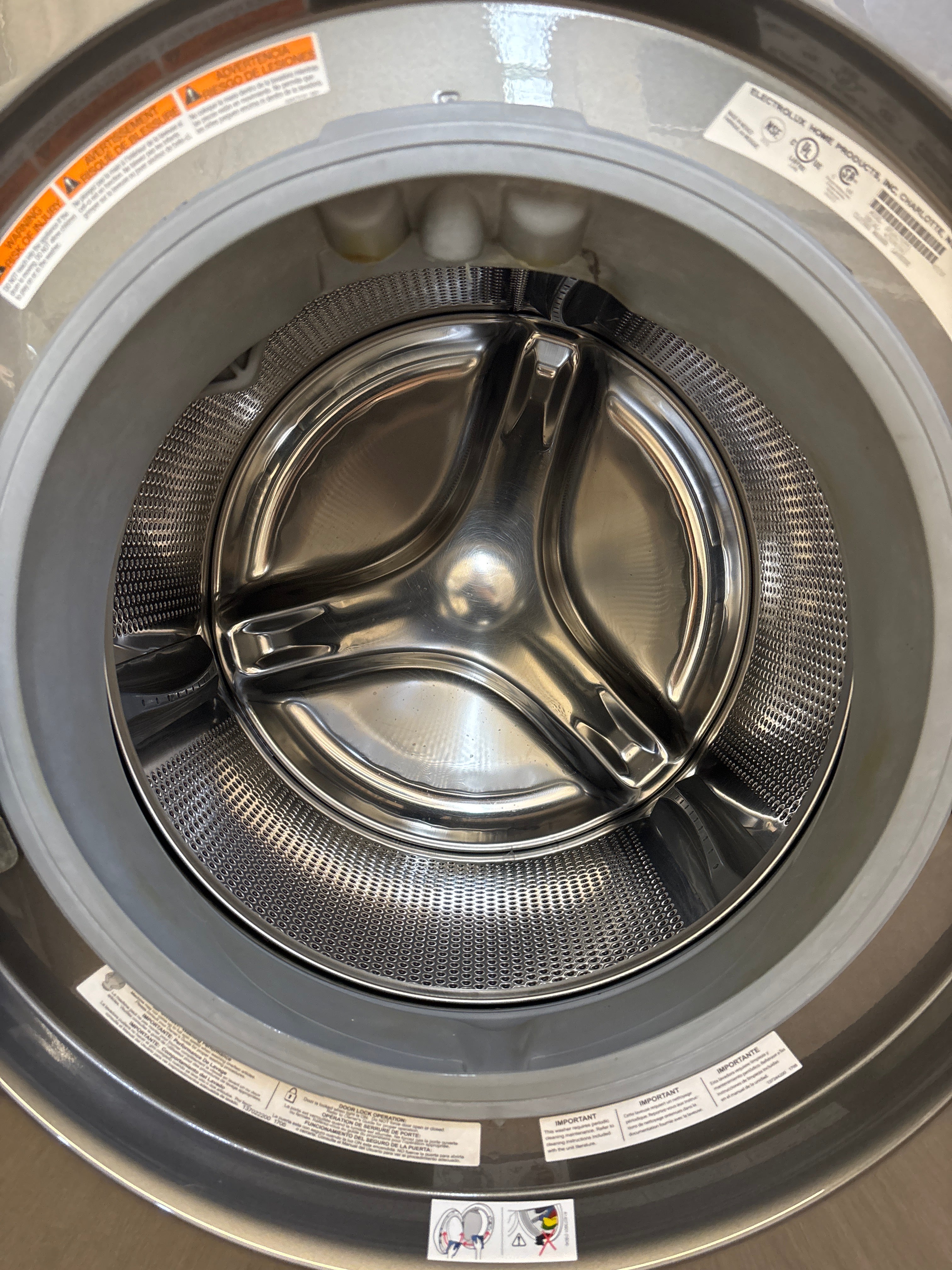 ELECTROLUX 27” Front load washer - EFLS627UTT1