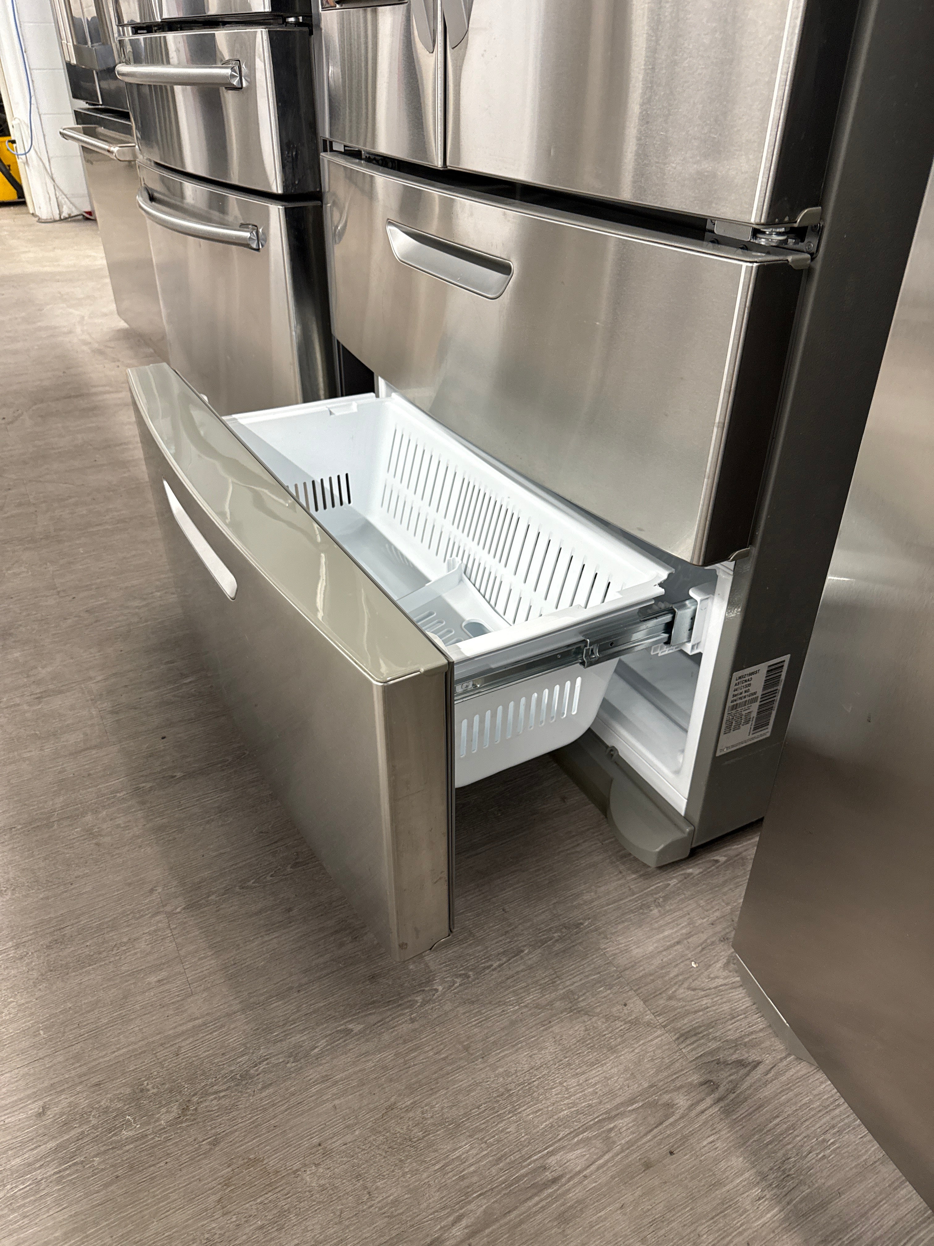 LG 36” 4 Door French Refrigerator with Water & Ice Dispenser - LMX21986ST/03