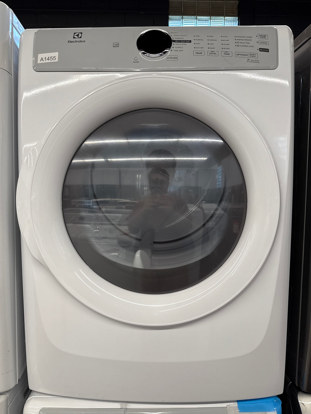 OPEN BOX - Electrolux 27" Front Load Dryer - ELFE733CAW1