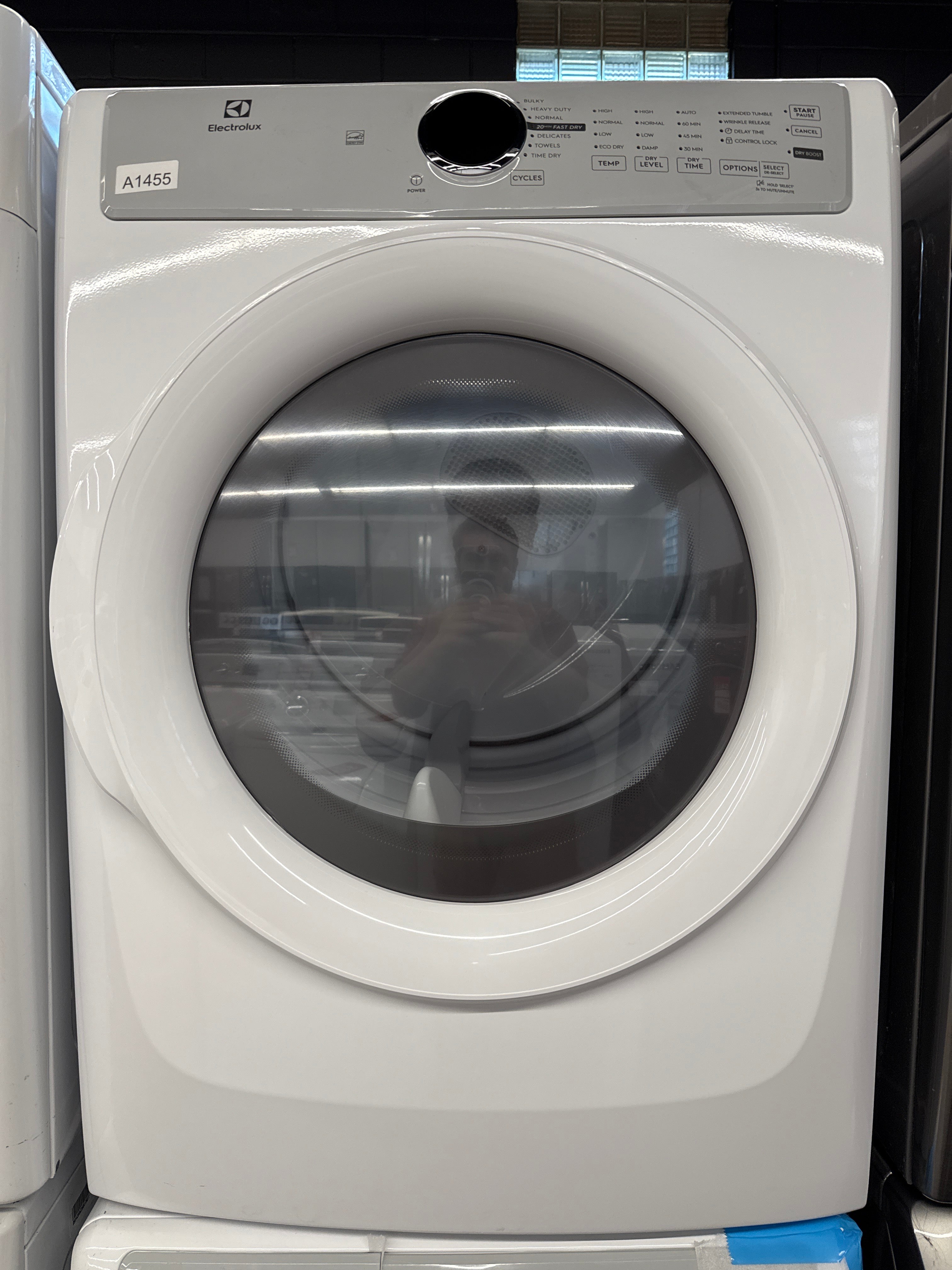 OPEN BOX - Electrolux 27" Front Load Dryer - ELFE733CAW1