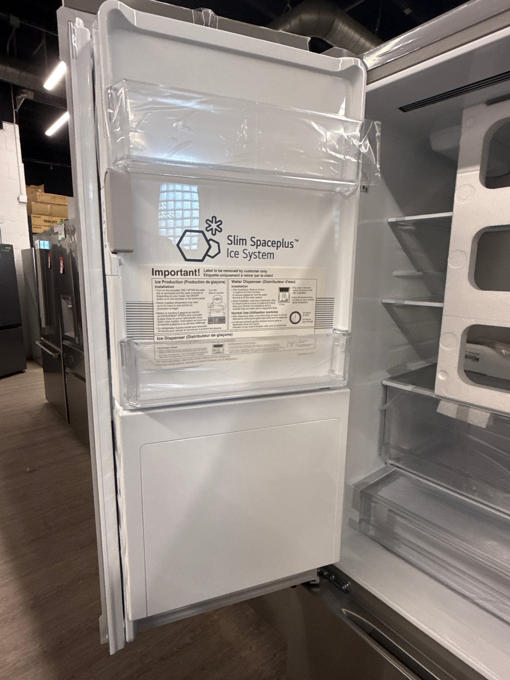 OPEN BOX - LG 36" French Door Refrigerator with Water & Ice Dispenser - LF24Z6530S/00