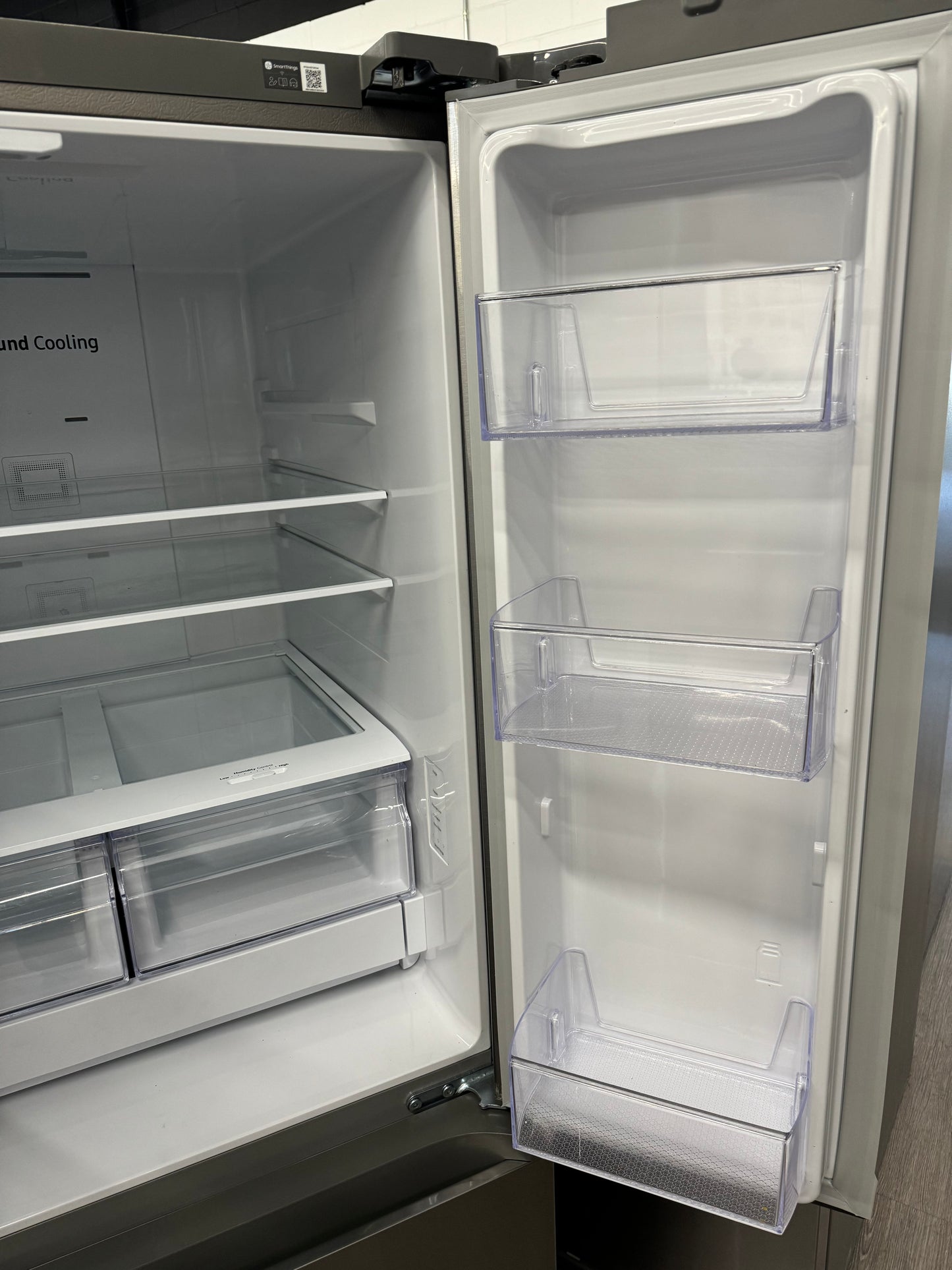 Samsung 30" French Door Fridge With Ice Maker - RF22A4221SR