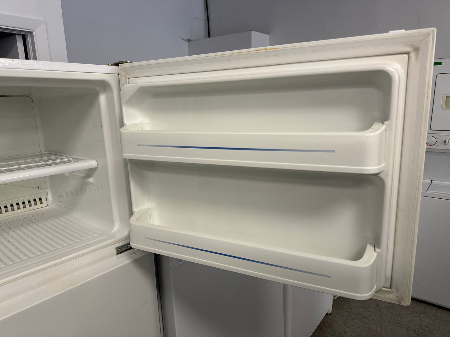 GE 30” TOP FREEZER REFRIGERATOR