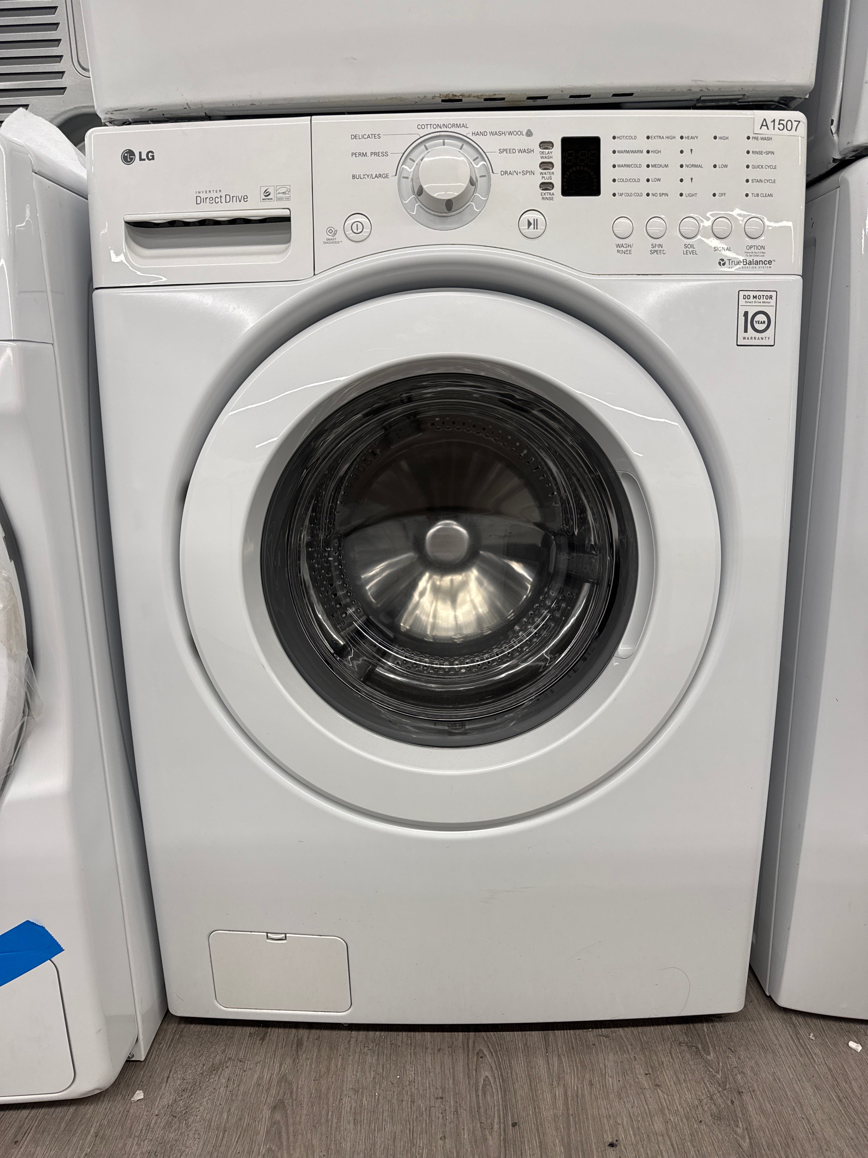 LG 27” Front Load Washer & Dryer Set (WM2140CW & DLE2140W)