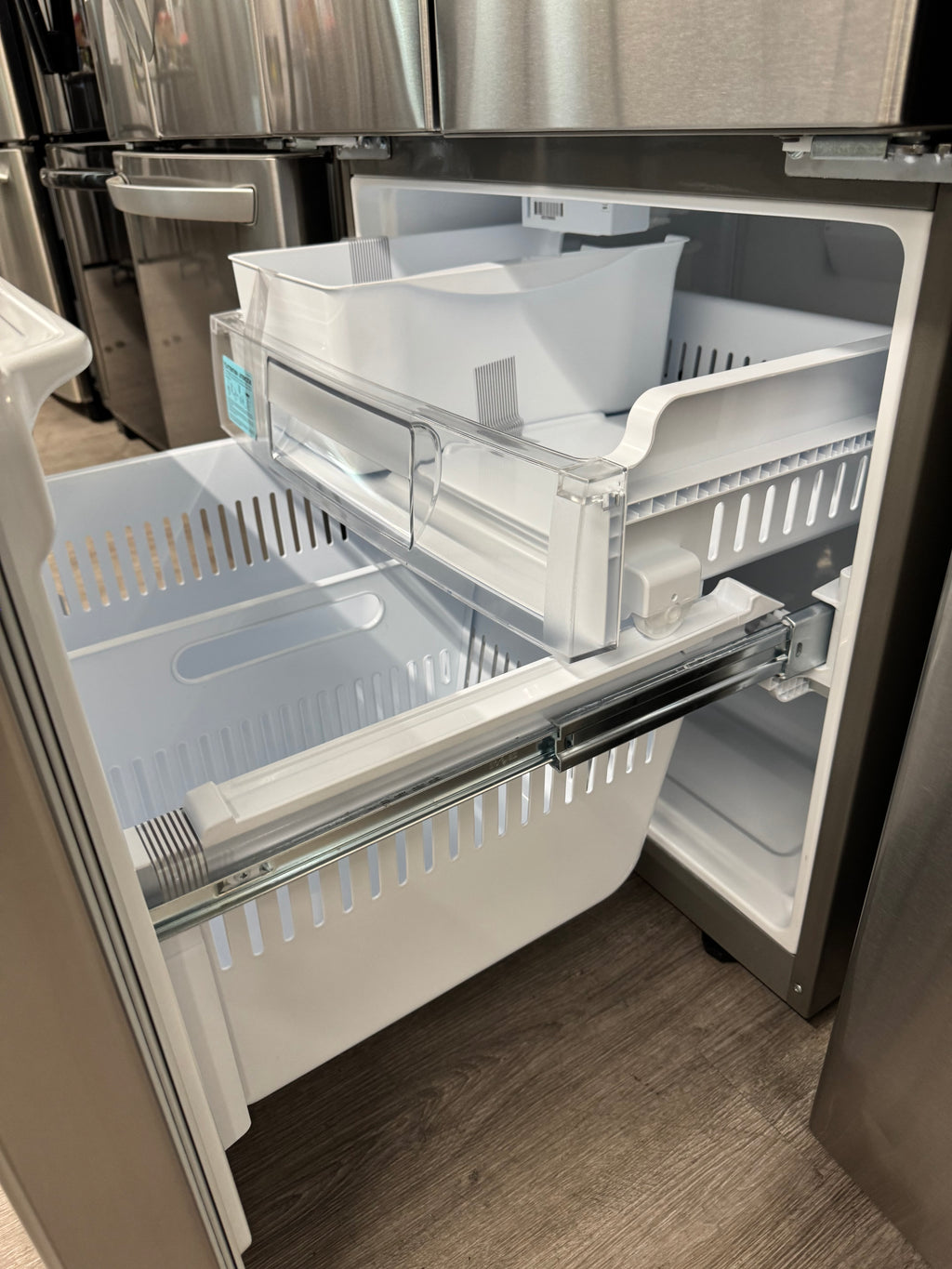 NEW - LG 30” French Door Refrigerator with Water Dispenser - LRFWS2200S (1 YEAR MANUFACTURER WARRANTY)