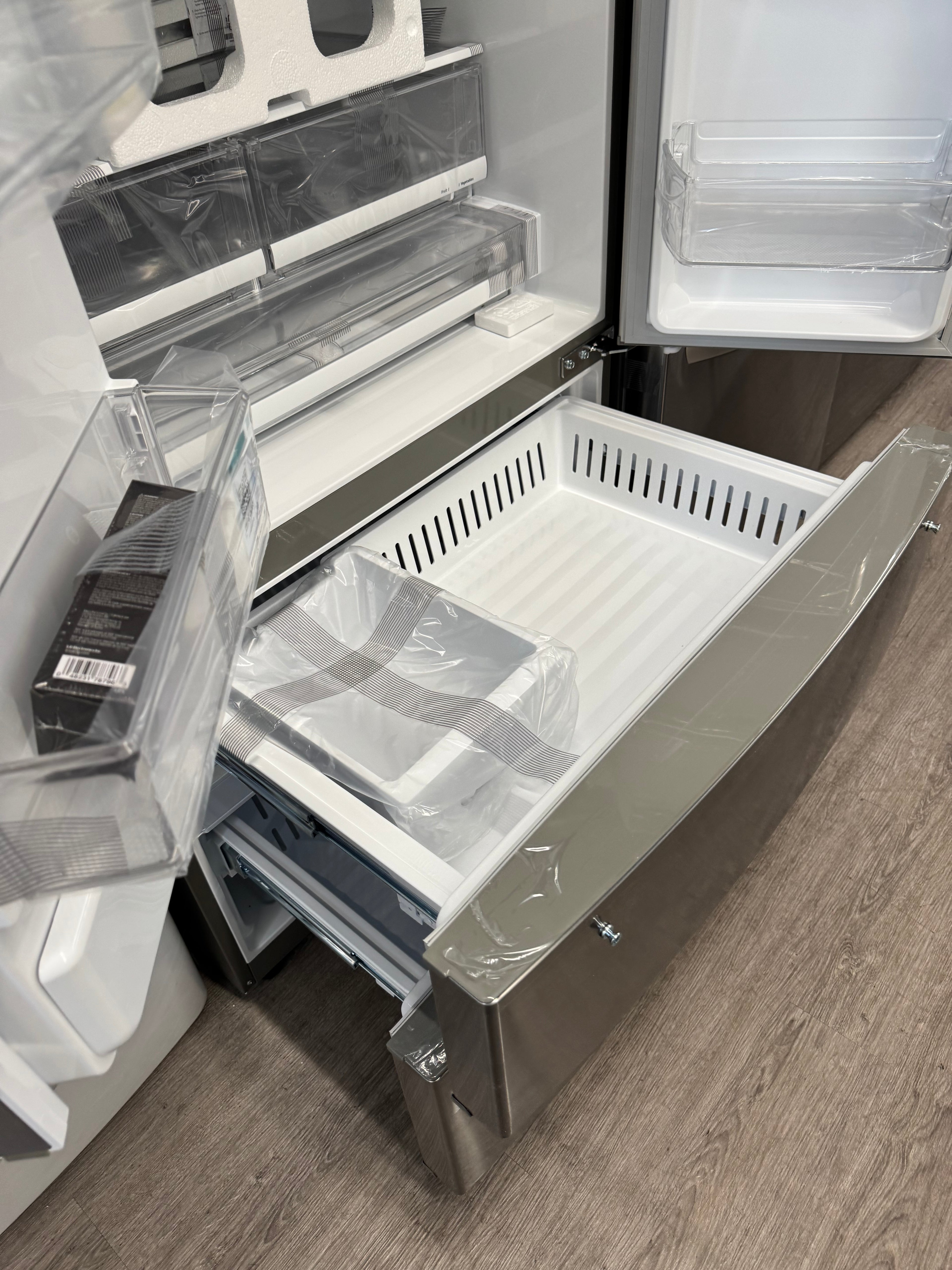 OPEN BOX - LG 36” French 4-Door Fridge with Water & Ice Dispenser- LMXS28626S/05