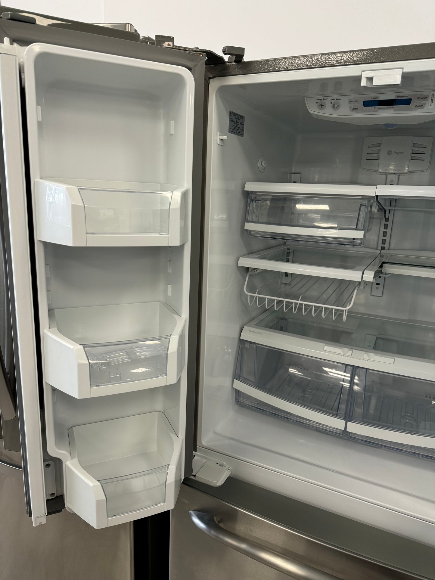 GE 30” FRENCH DOOR REFRIGERATOR WITH ICE MAKER - PFSSOMFZB