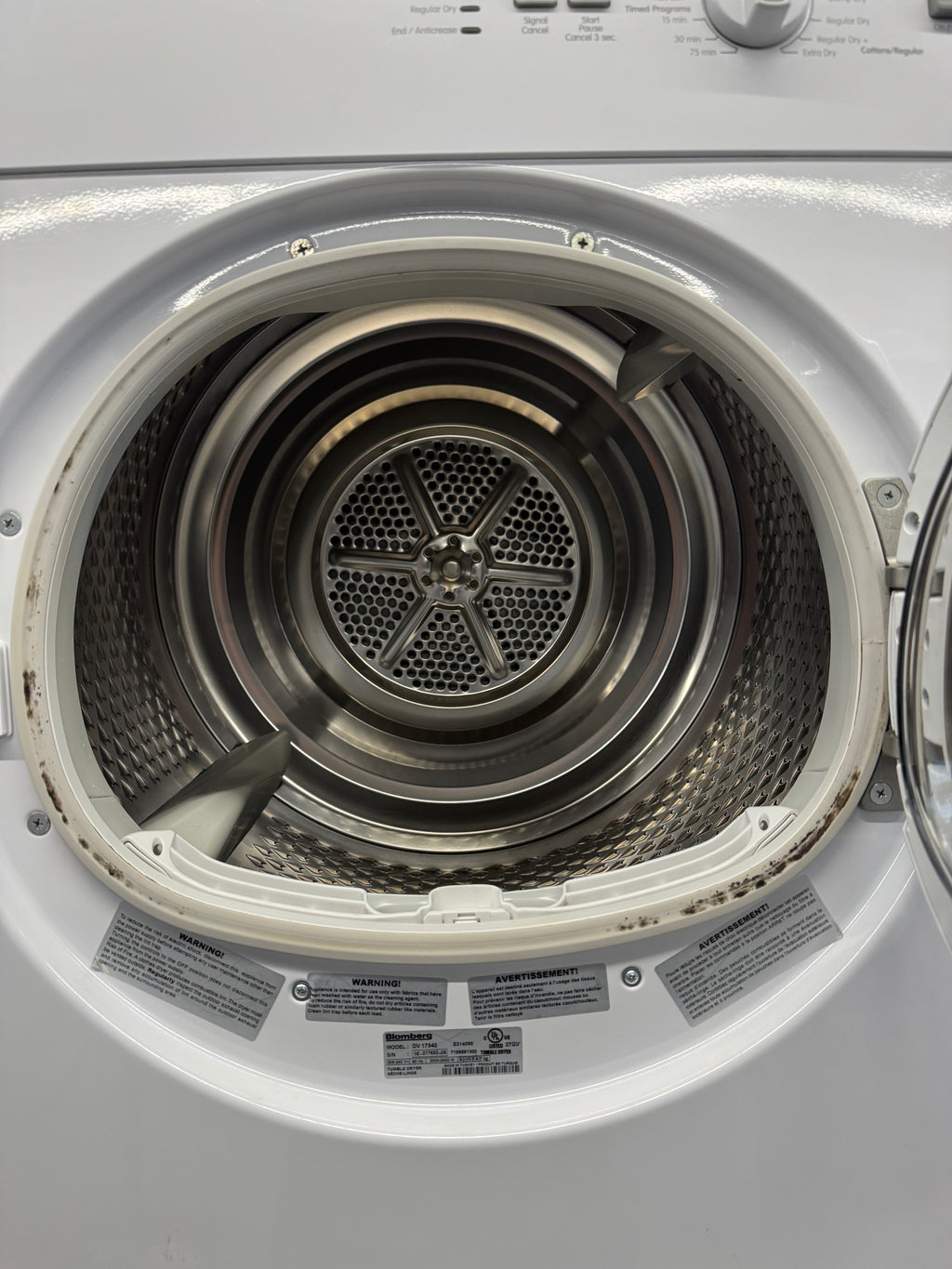 Blomberg 24” Front Load Washer & Dryer Set (WM77120NBL01 & DV17542)