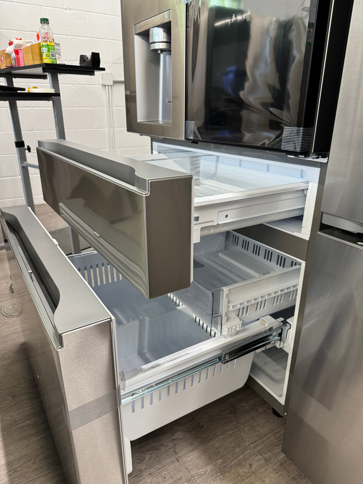 NEW - LG 36” InstaView® Door-in-Door® French Door Refrigerator – LF29S8365S (1 YEAR MANUFACTURER WARRANTY)