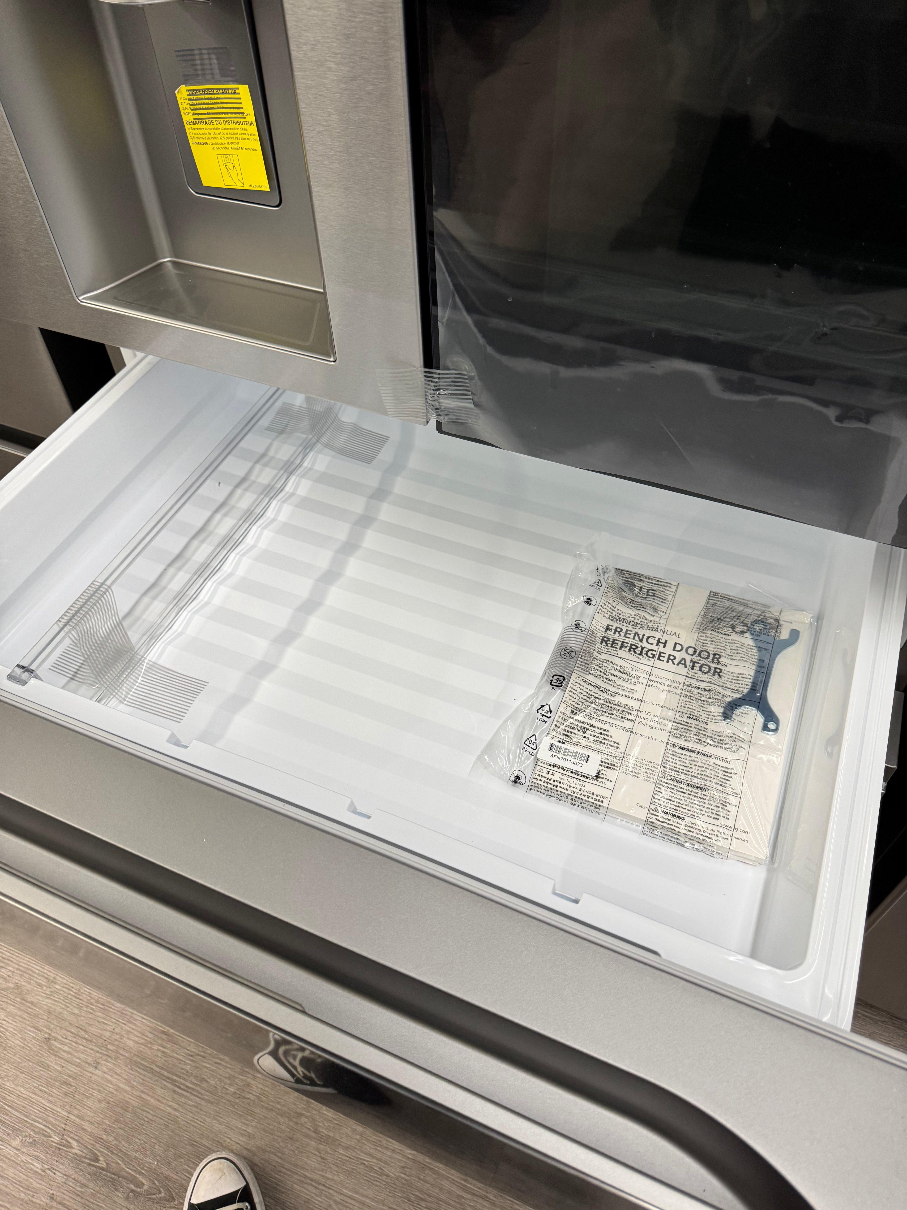 NEW - LG 36” French Door Fridge With water Dispenser - LF29S8365S (1 YEAR MANUFACTURER WARRANTY)