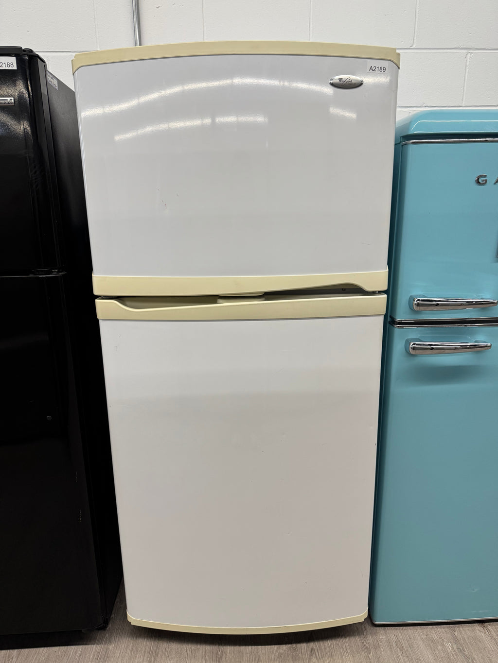 Whirlpool 30” Top Freezer Refrigerator - GR9FHKXVQ01