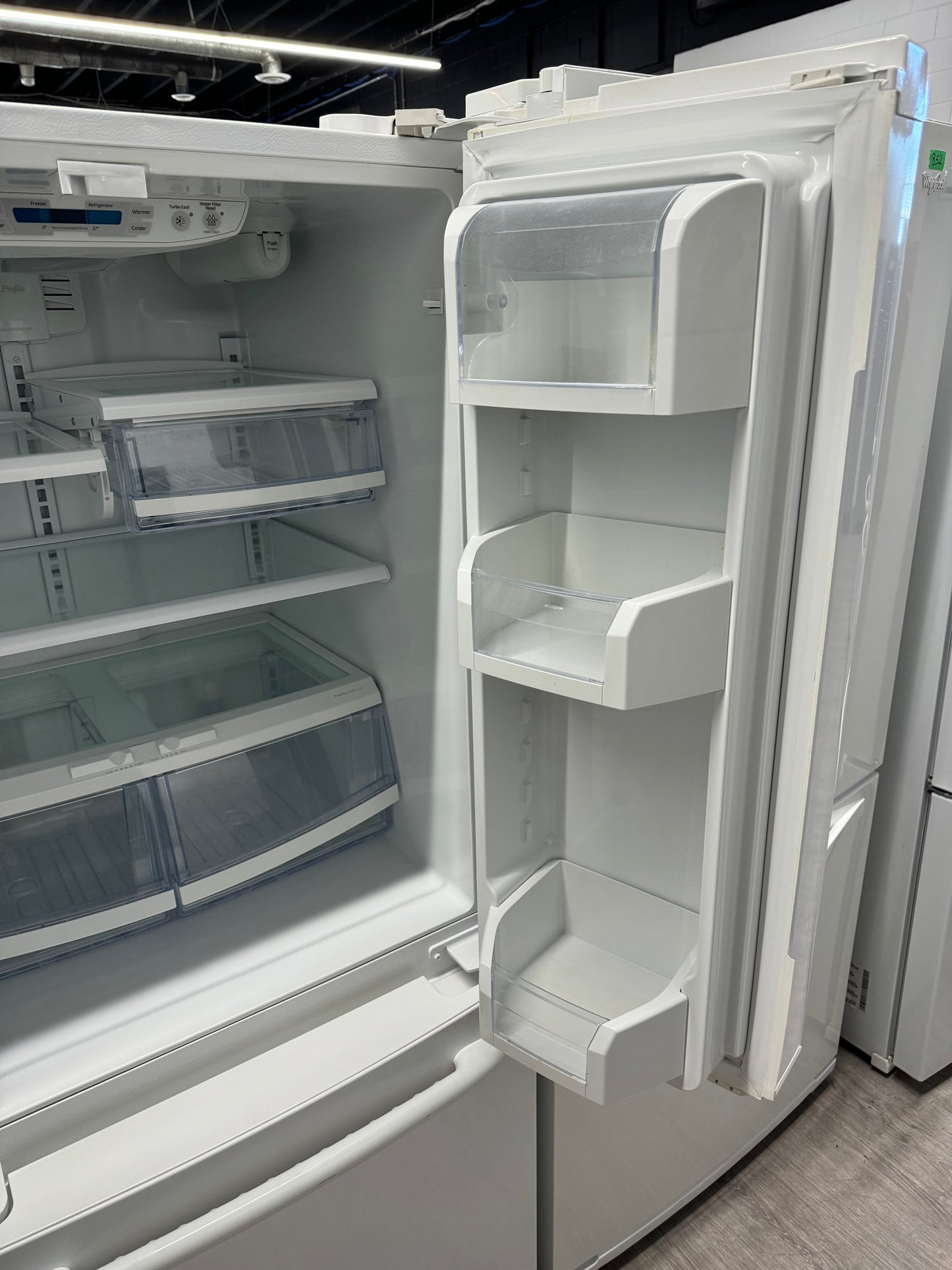 GE 30” FRENCH DOOR REFRIGERATOR WITH ICE MAKER - PFSF0MFZG