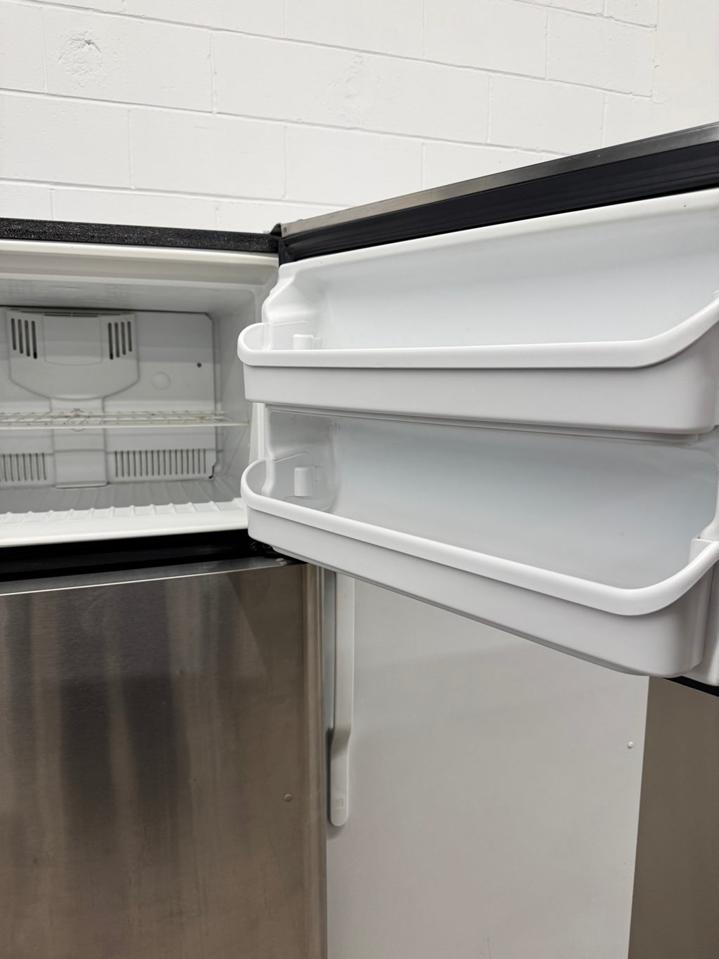 Frigidaire 30” Top Freezer Refrigerator - CFTR1826PS7