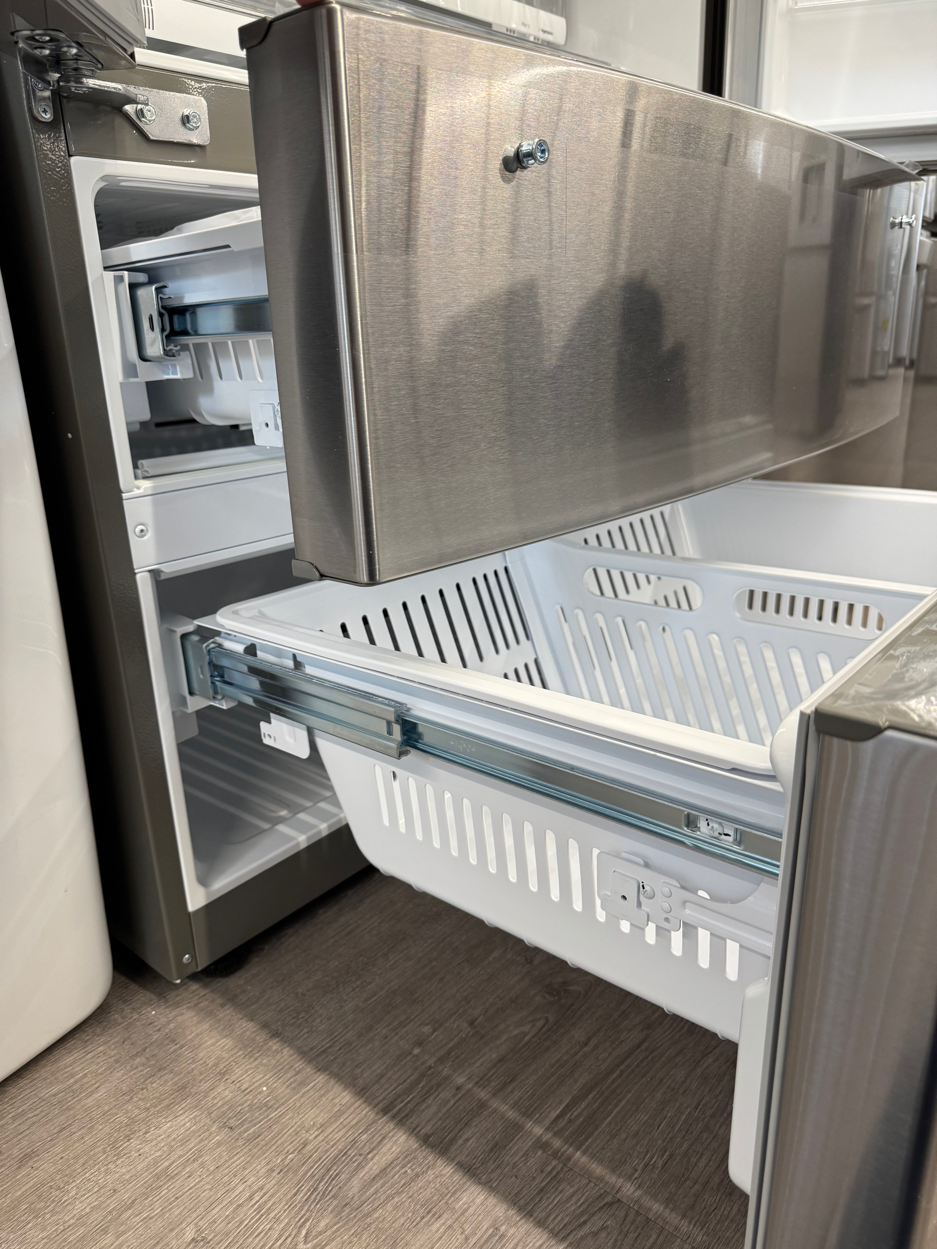 OPEN BOX - LG 36” French 4-Door Fridge with Water & Ice Dispenser- LMXS28626S/05