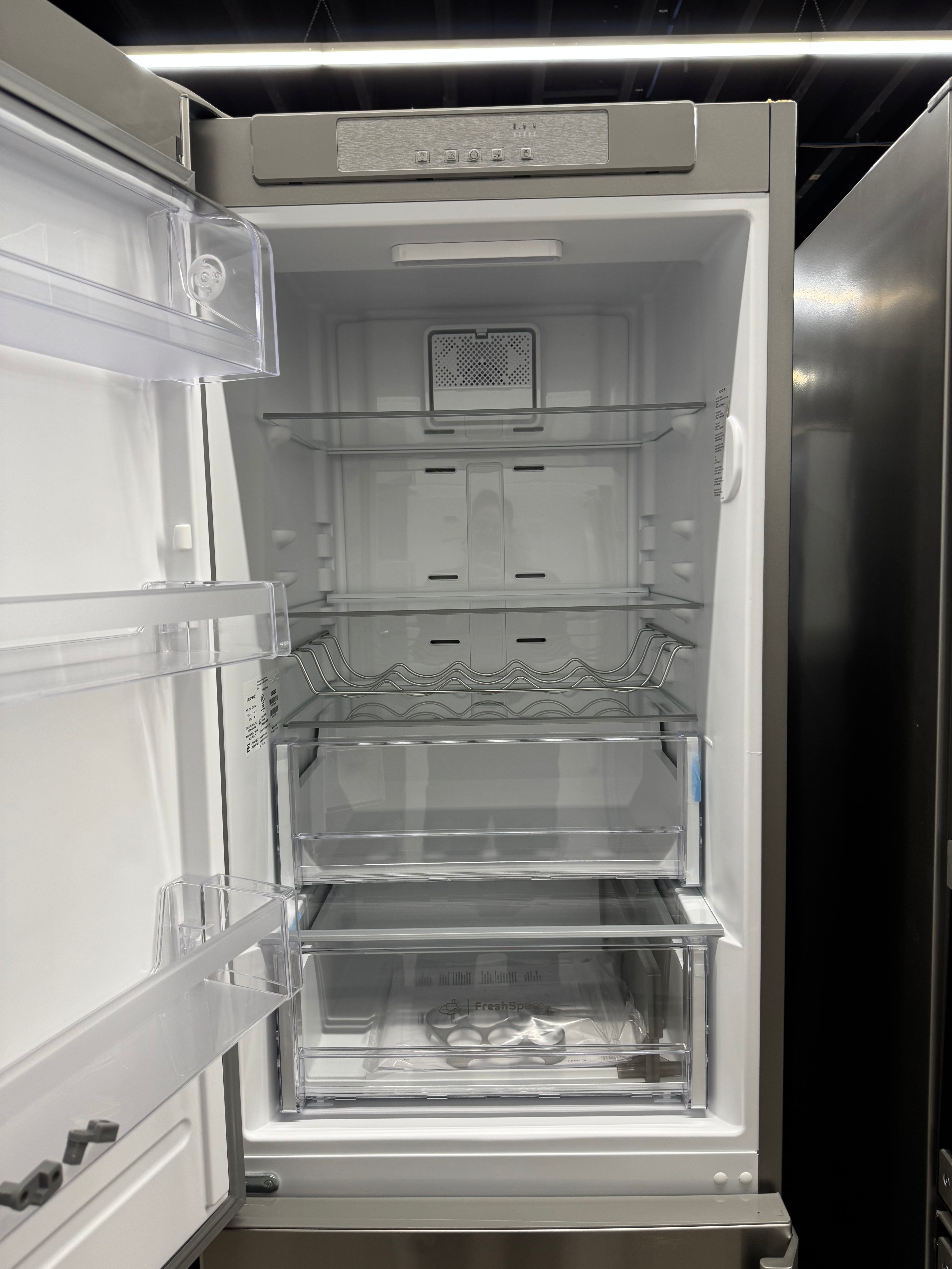 NEW - Whirlpool 24” Counter-Depth Bottom Freezer Refrigerator - URB551WNGZ