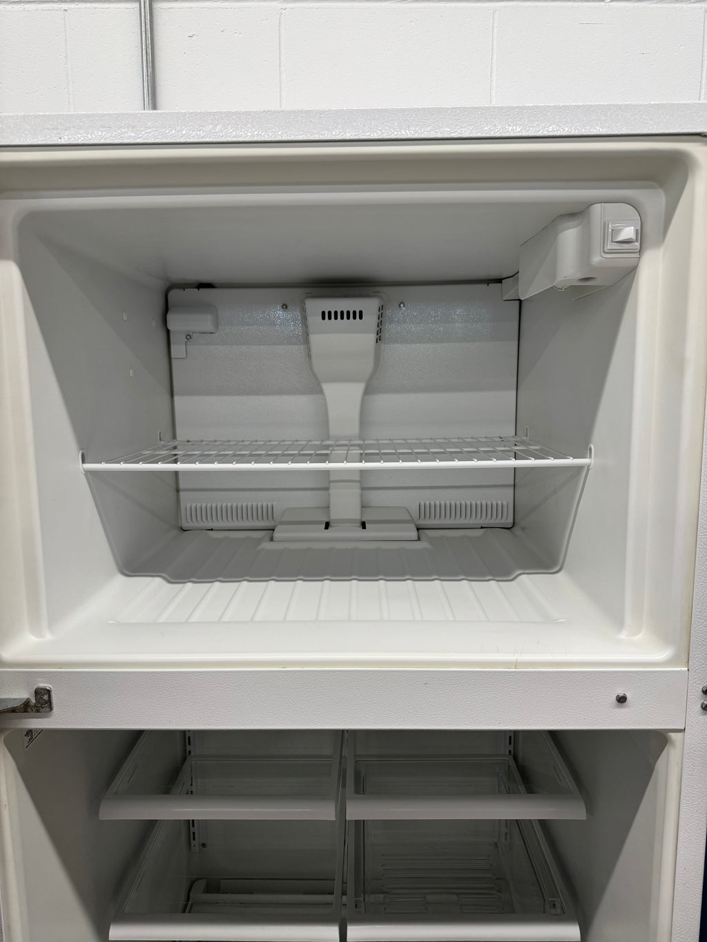 Whirlpool 30” Top Freezer Refrigerator - GR9FHKXVQ01