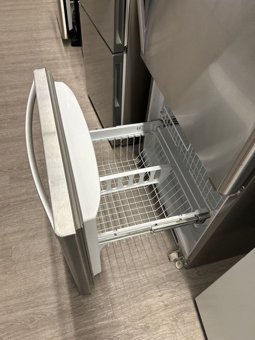 Whirlpool 30” Fridge-WRB329RFBM01