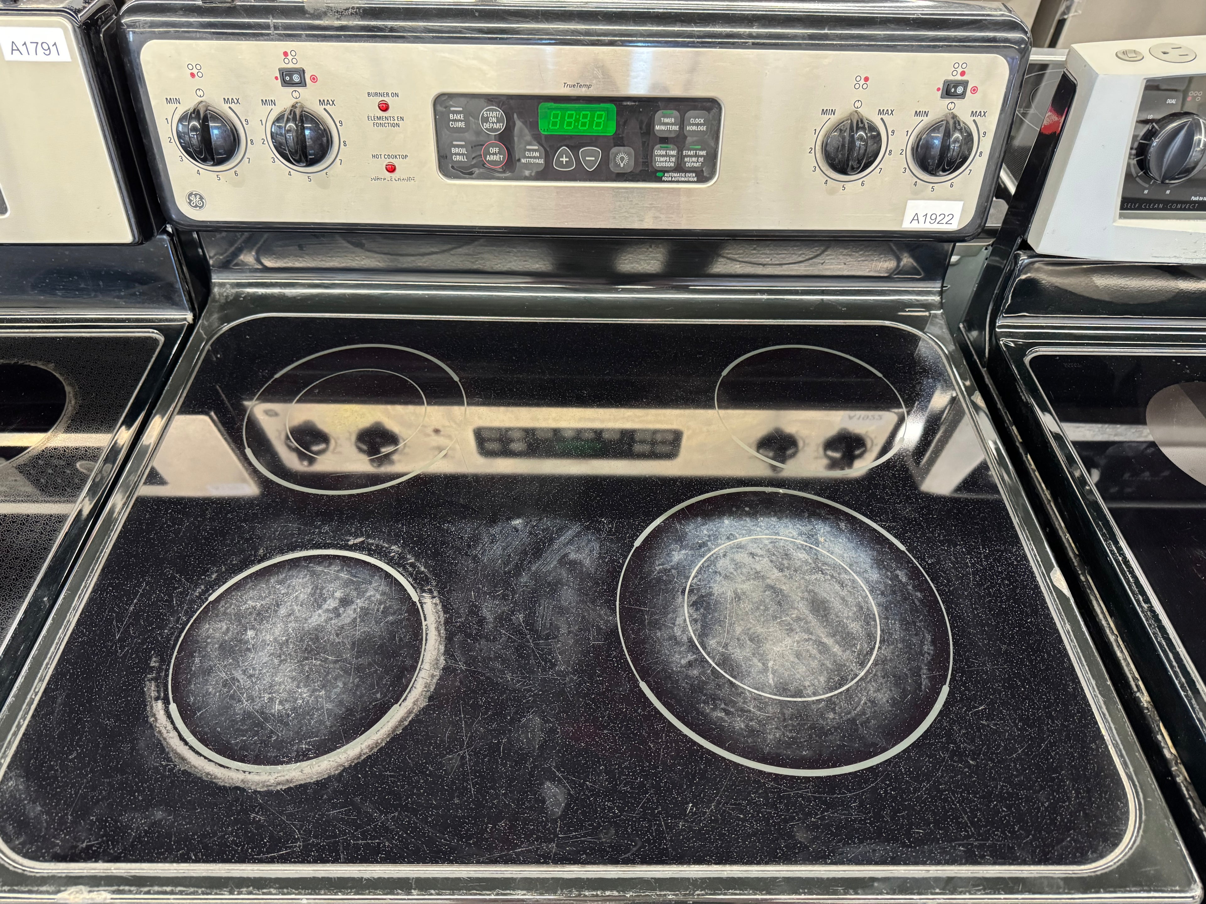 GE 30” Freestanding Glass Top Range