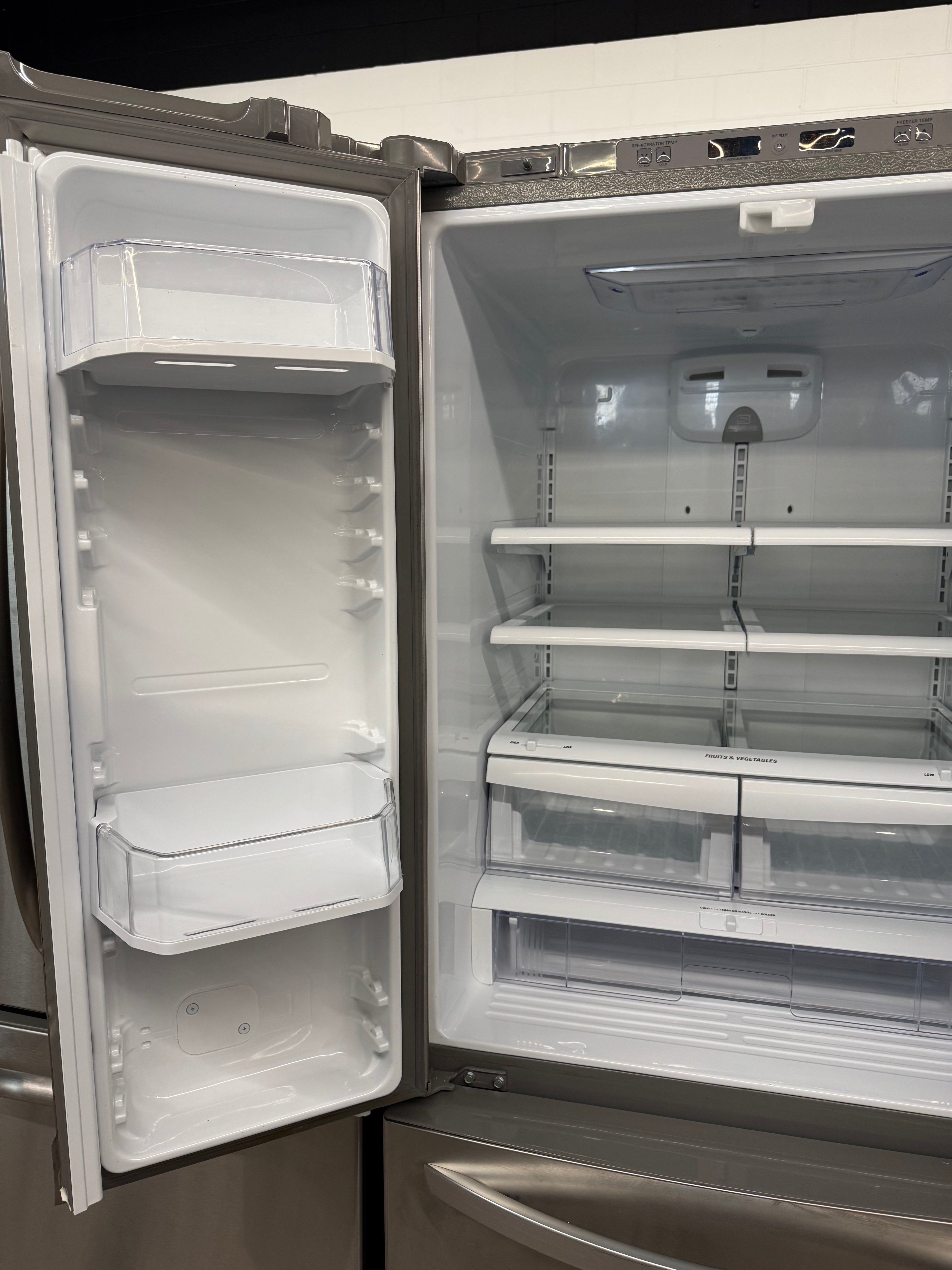 LG 30” French door Refrigerator - LFC20786ST/01