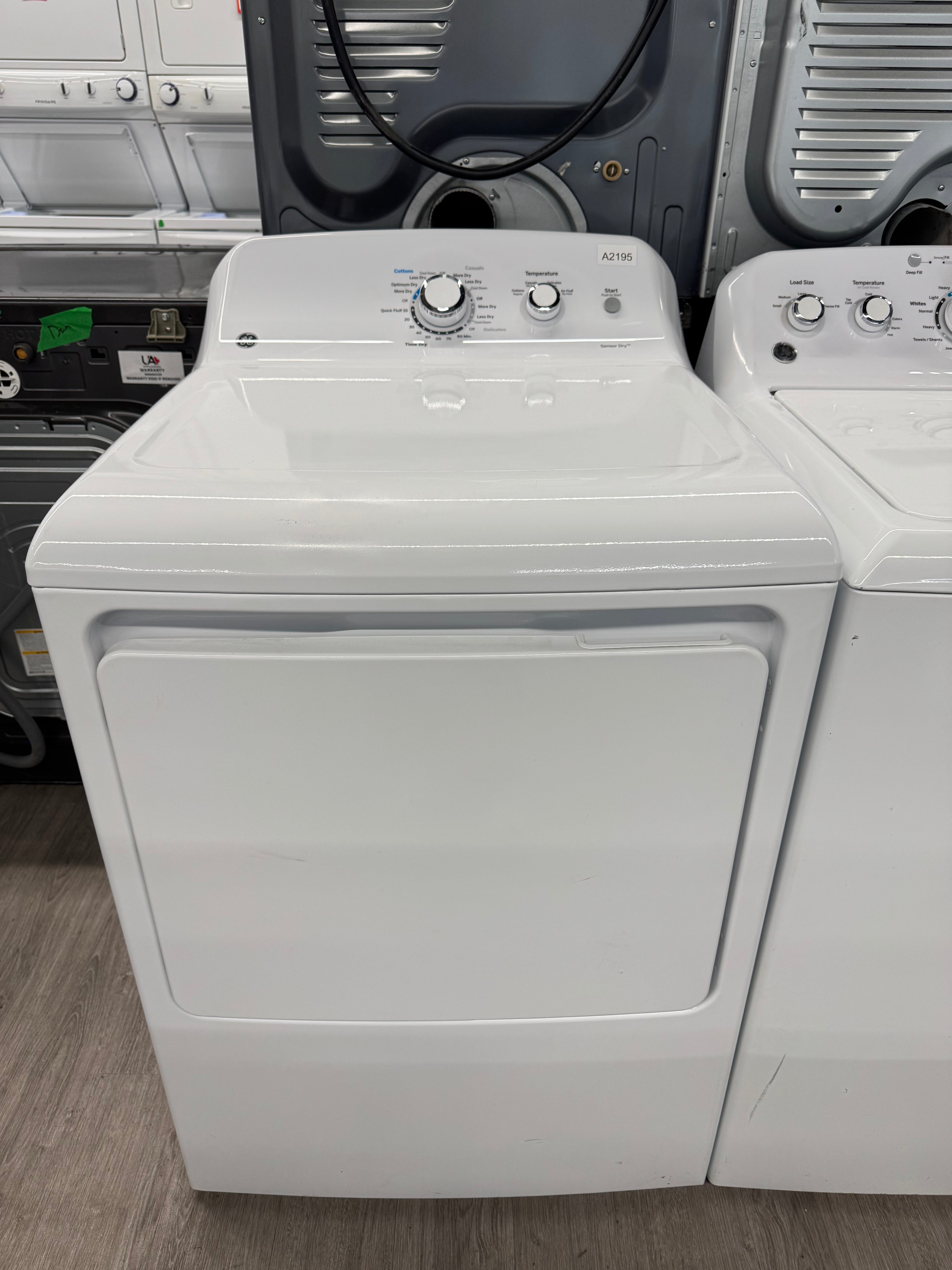 GE 27” Top Load Washer & Dryer Set (GTW460ASJ2WW & GTD40EBMK0WW)