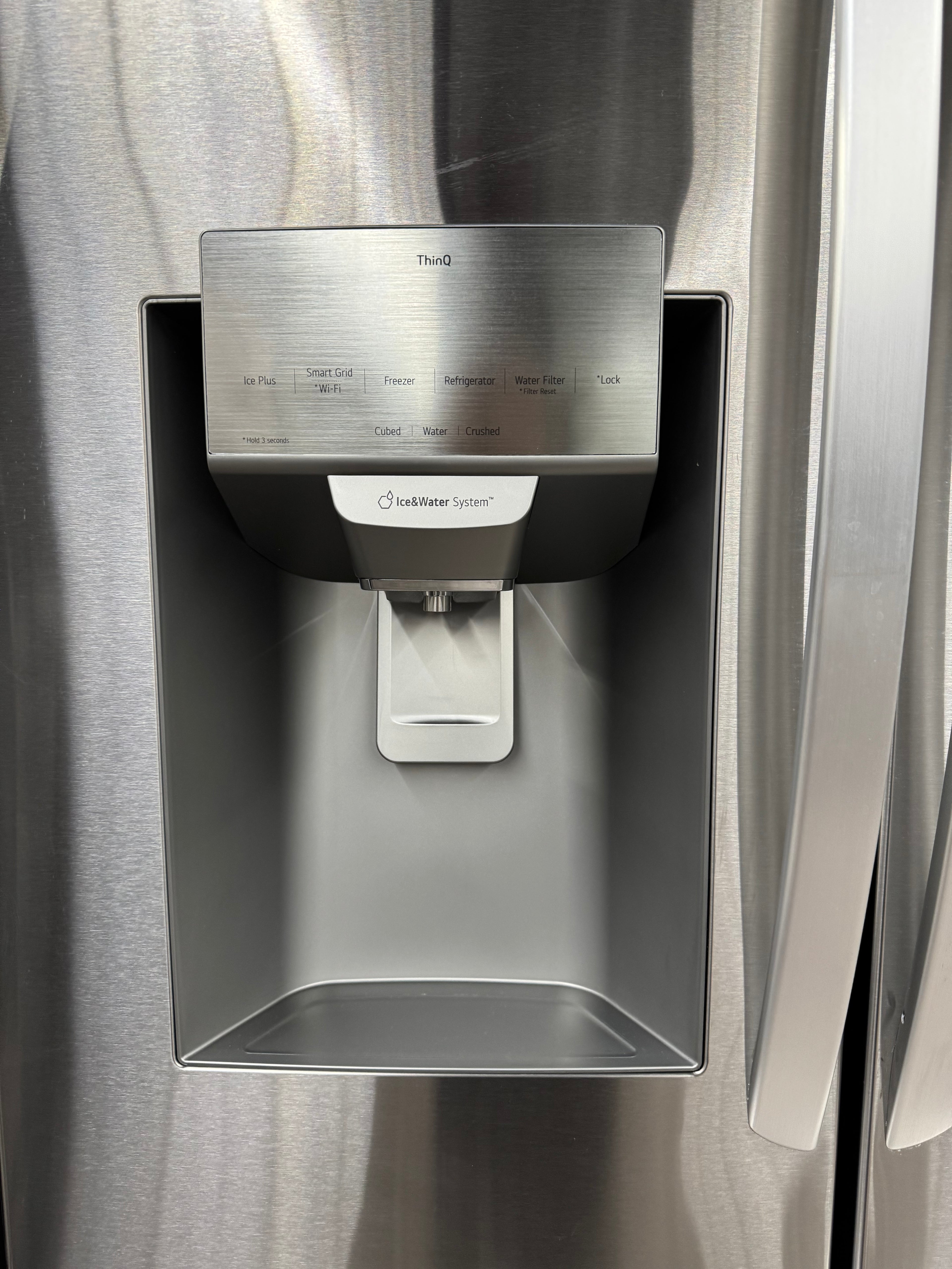 NEW - LG 36” French Door Refrigerator With Water Dispenser- LRFS28XBS (1 YEAR MANUFACTURER WARRANTY)