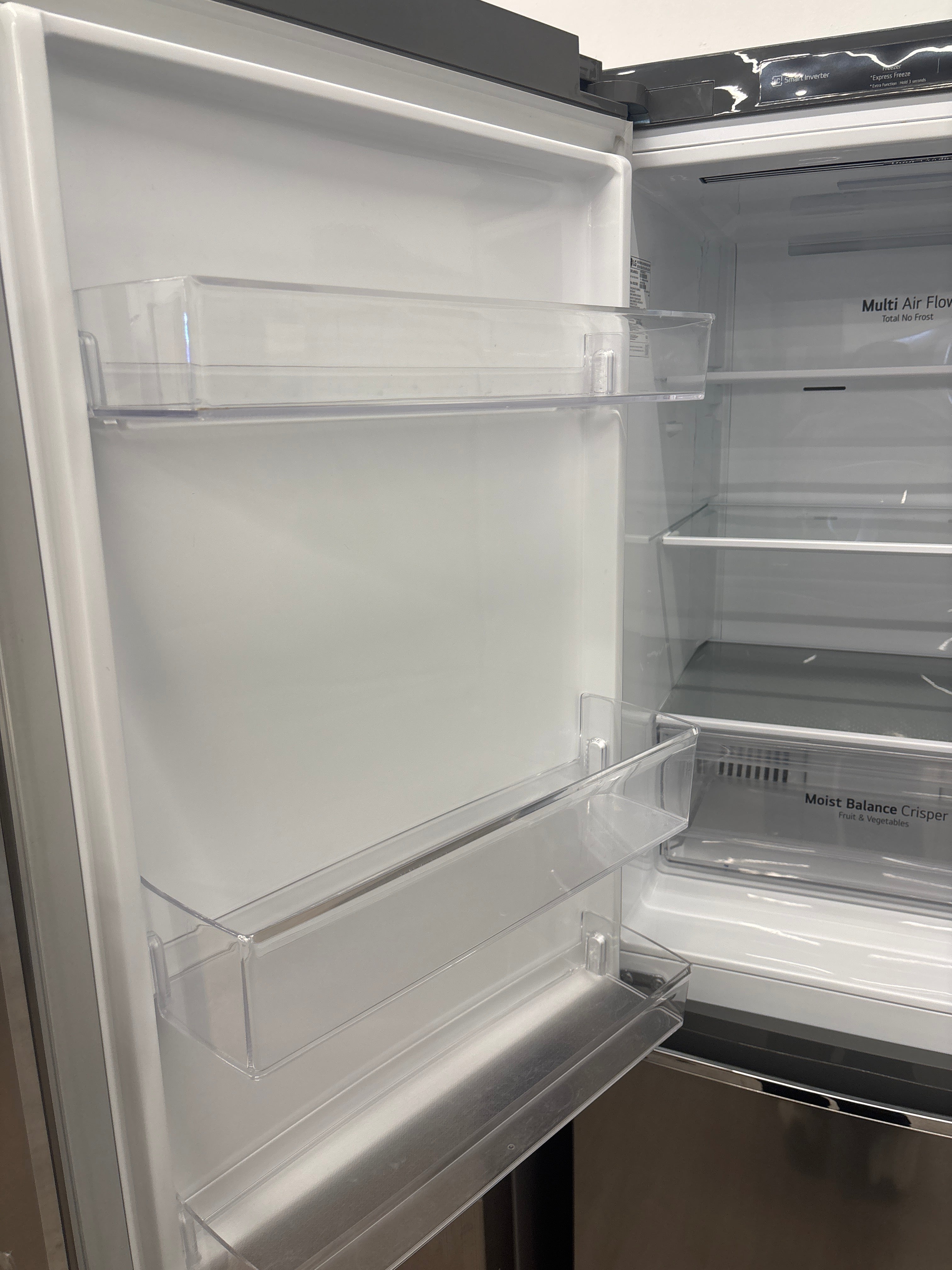 LG 24” Bottom Freezer Refrigerator - LRDNC1004V/00