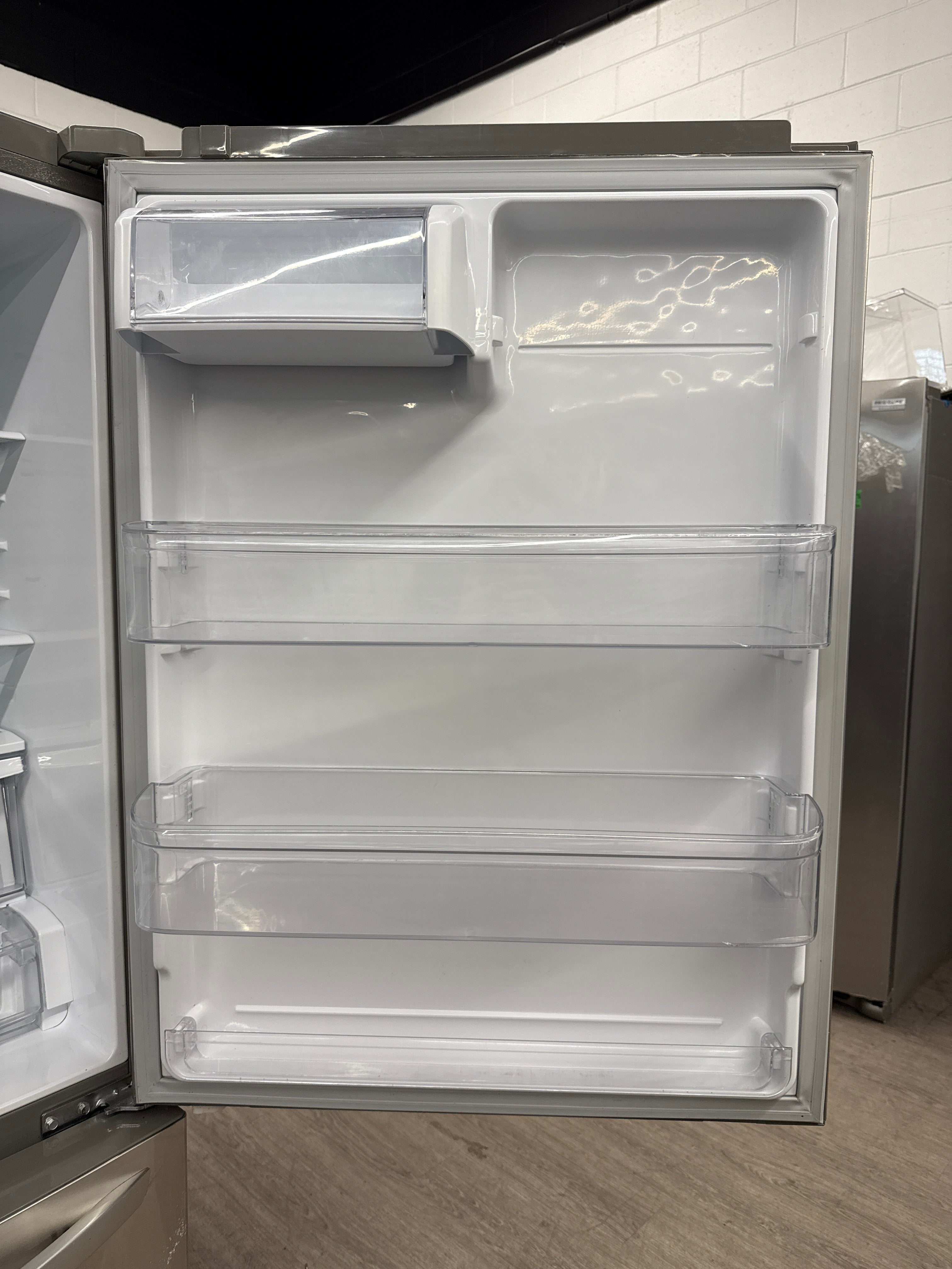 LG 30” Bottom Freezer Refrigerator - LDNS22220S