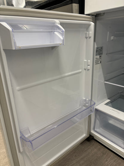 Samsung 28 inch Fridge top freezer