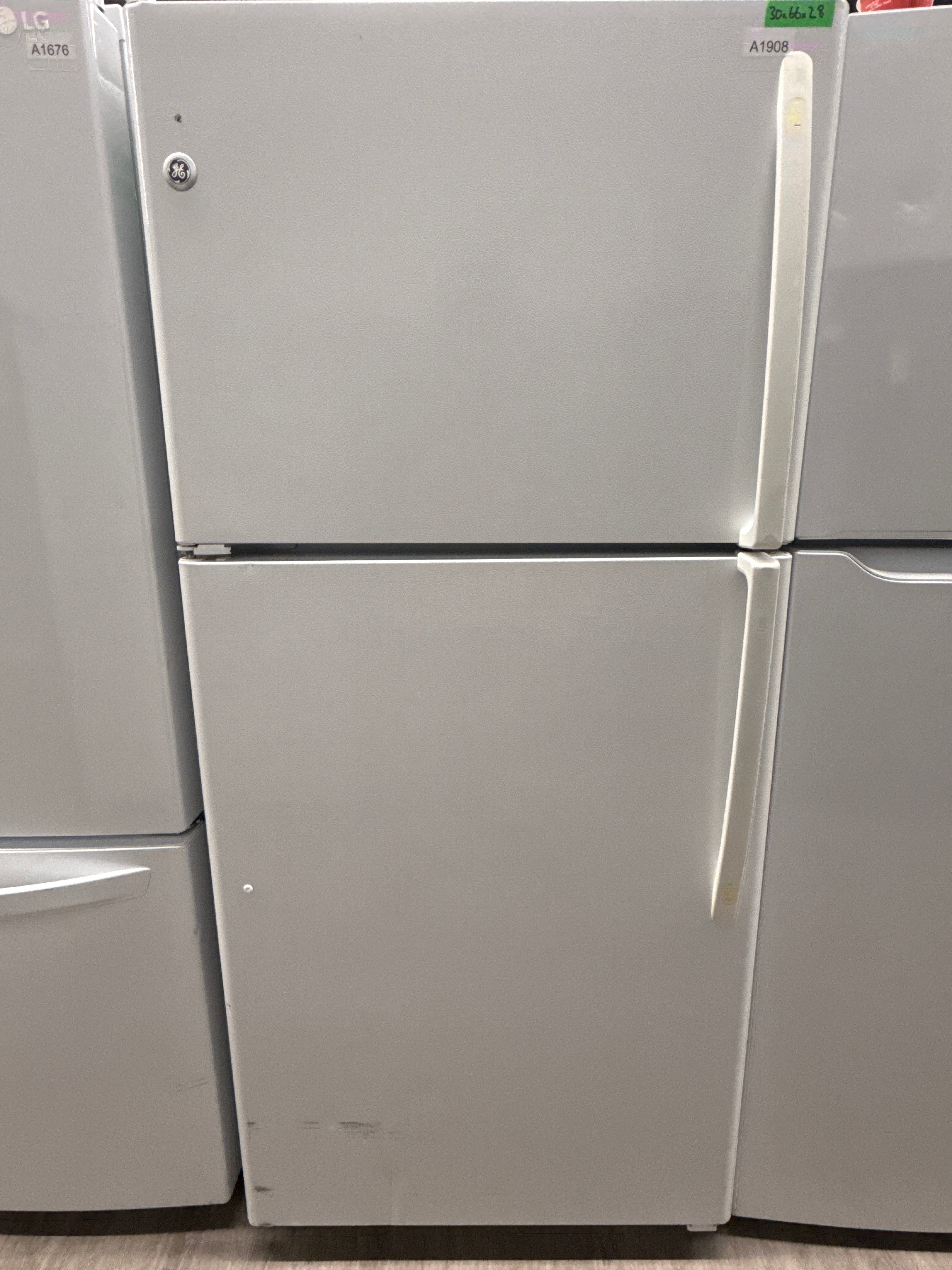GE 30” Top Freezer Refrigerator - GTRCOHBZARWW
