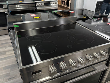 OPEN BOX - Fisher & Paykel Slide-In Induction Range - OR30SDPWSX1