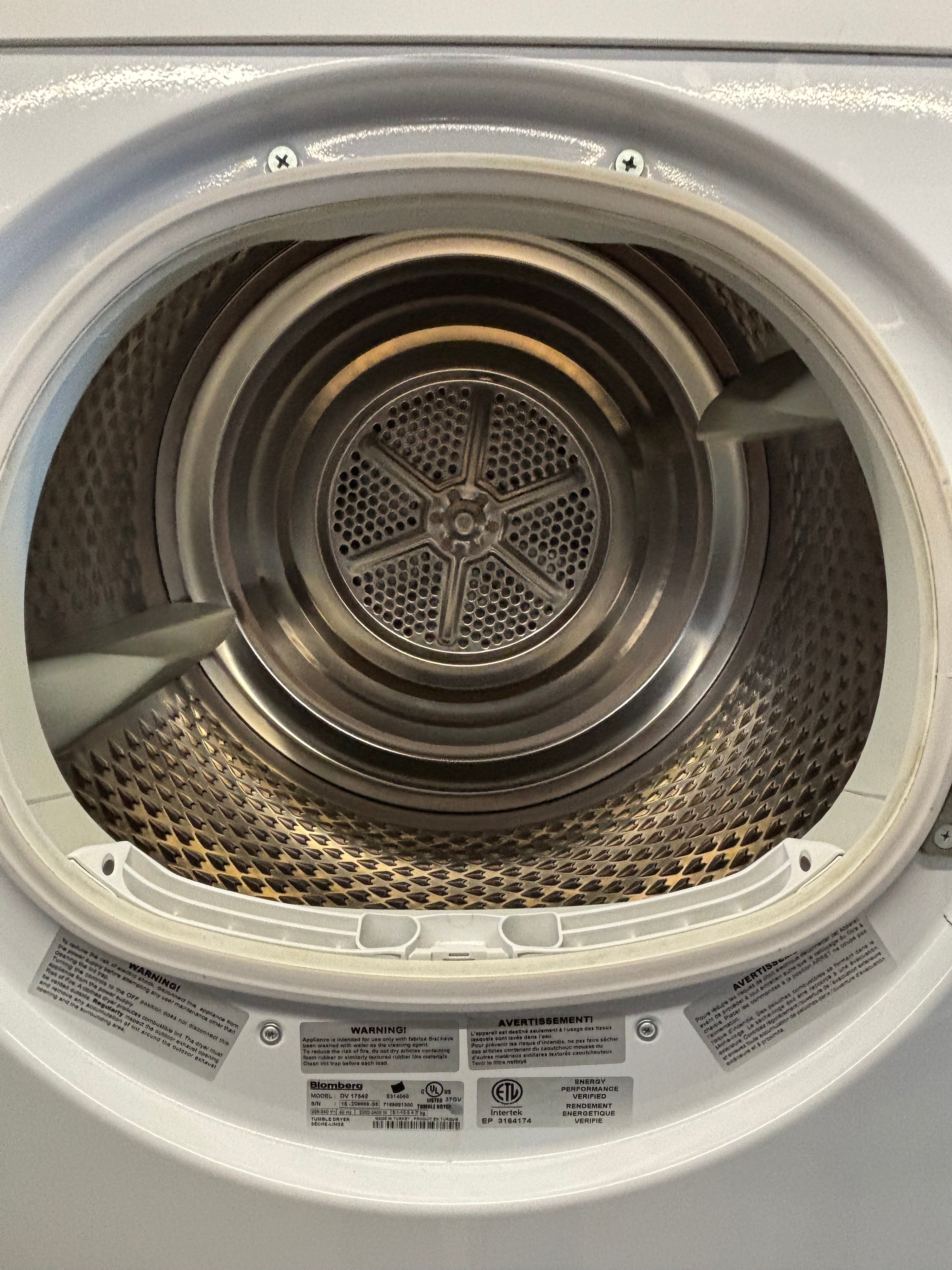 Blomberg 24” Front Load Washer & Dryer Set (WM77120NBL01 & DV17542)