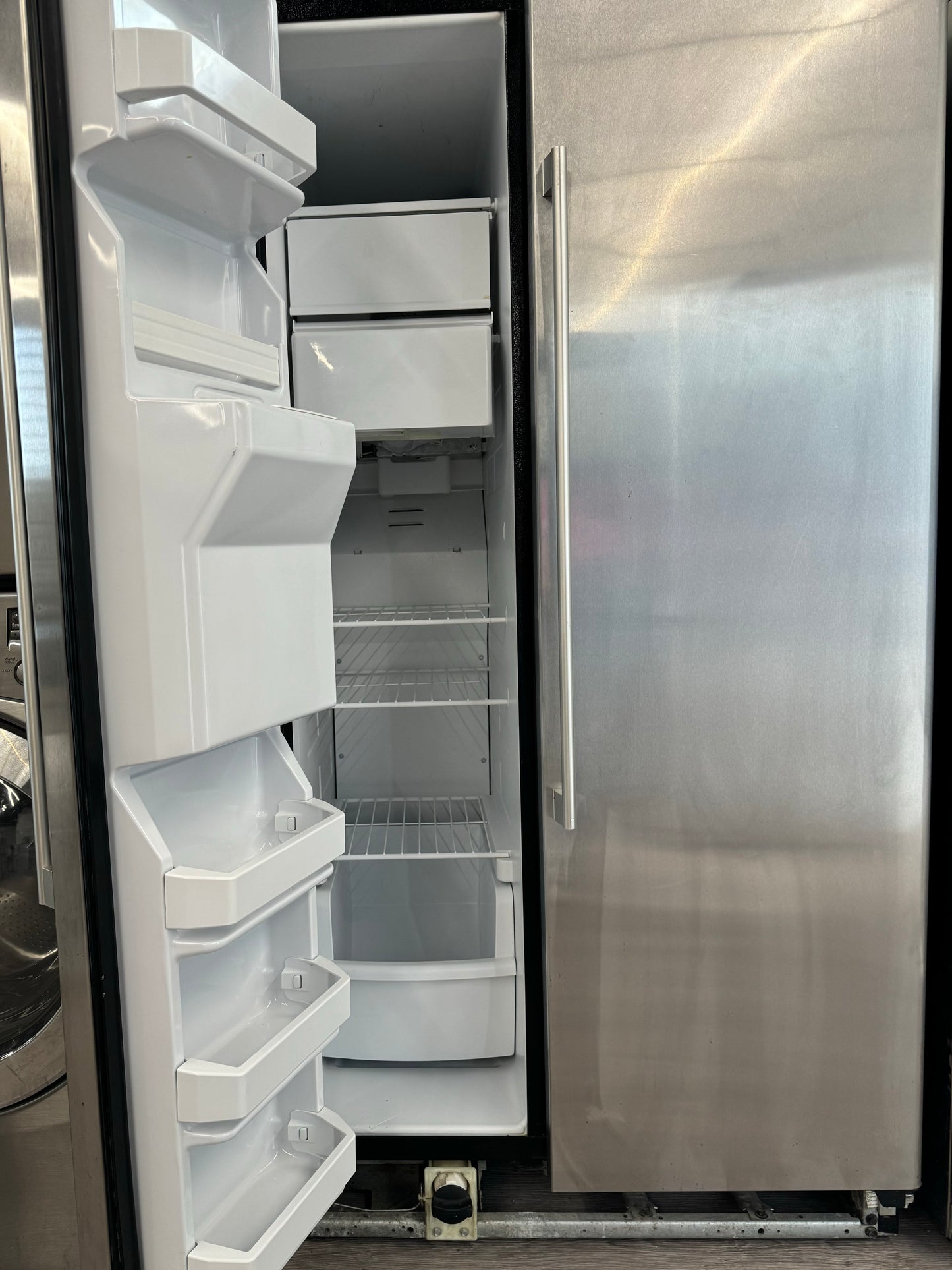 IKEA 36” SIDE BY SIDE REFRIGERATOR WITH WATER DISPENSER