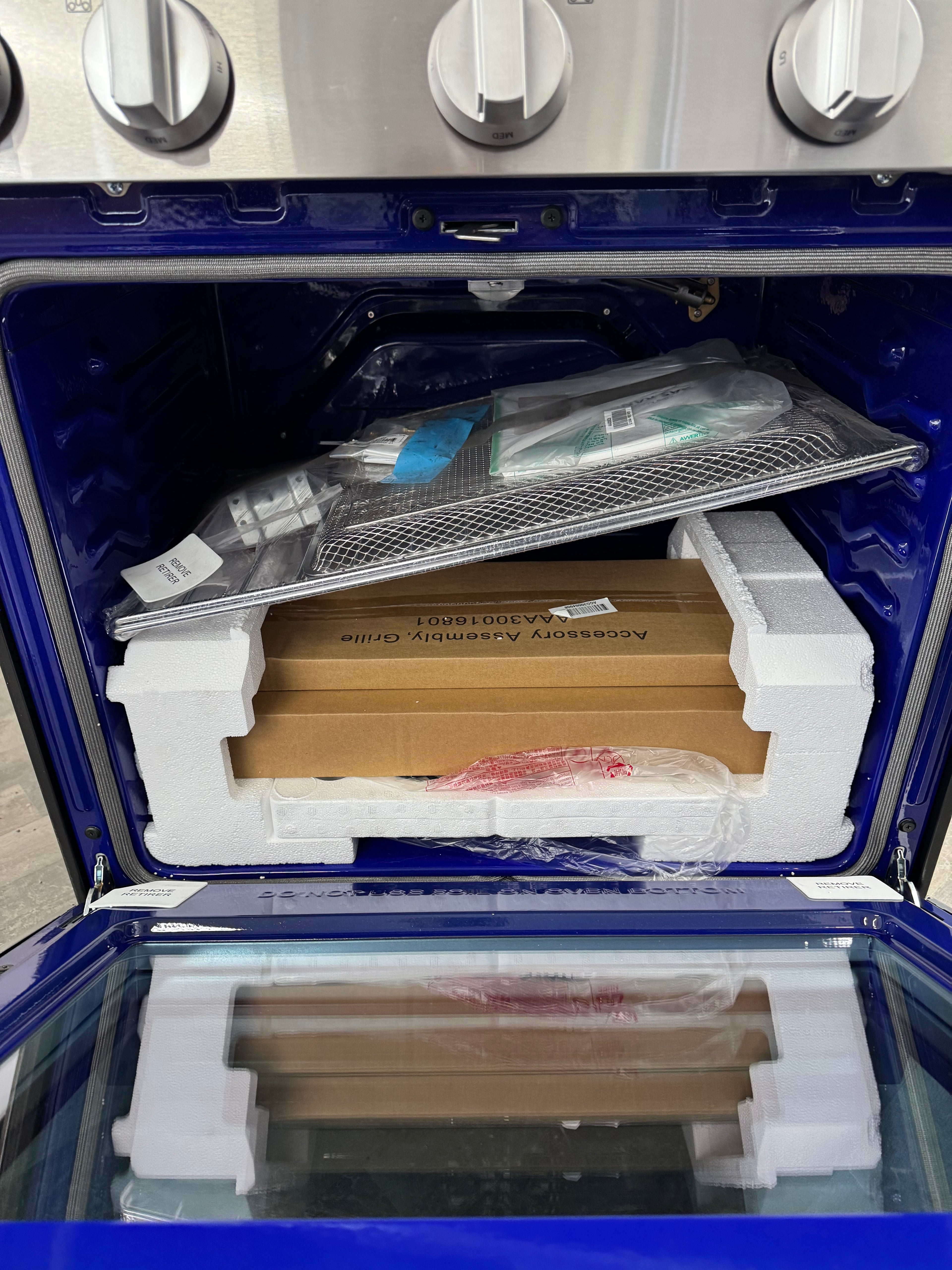 NEW LG 30” Freestanding Gas Range - LRGN6325X (1 YEAR MANUFACTURER WARRANTY)