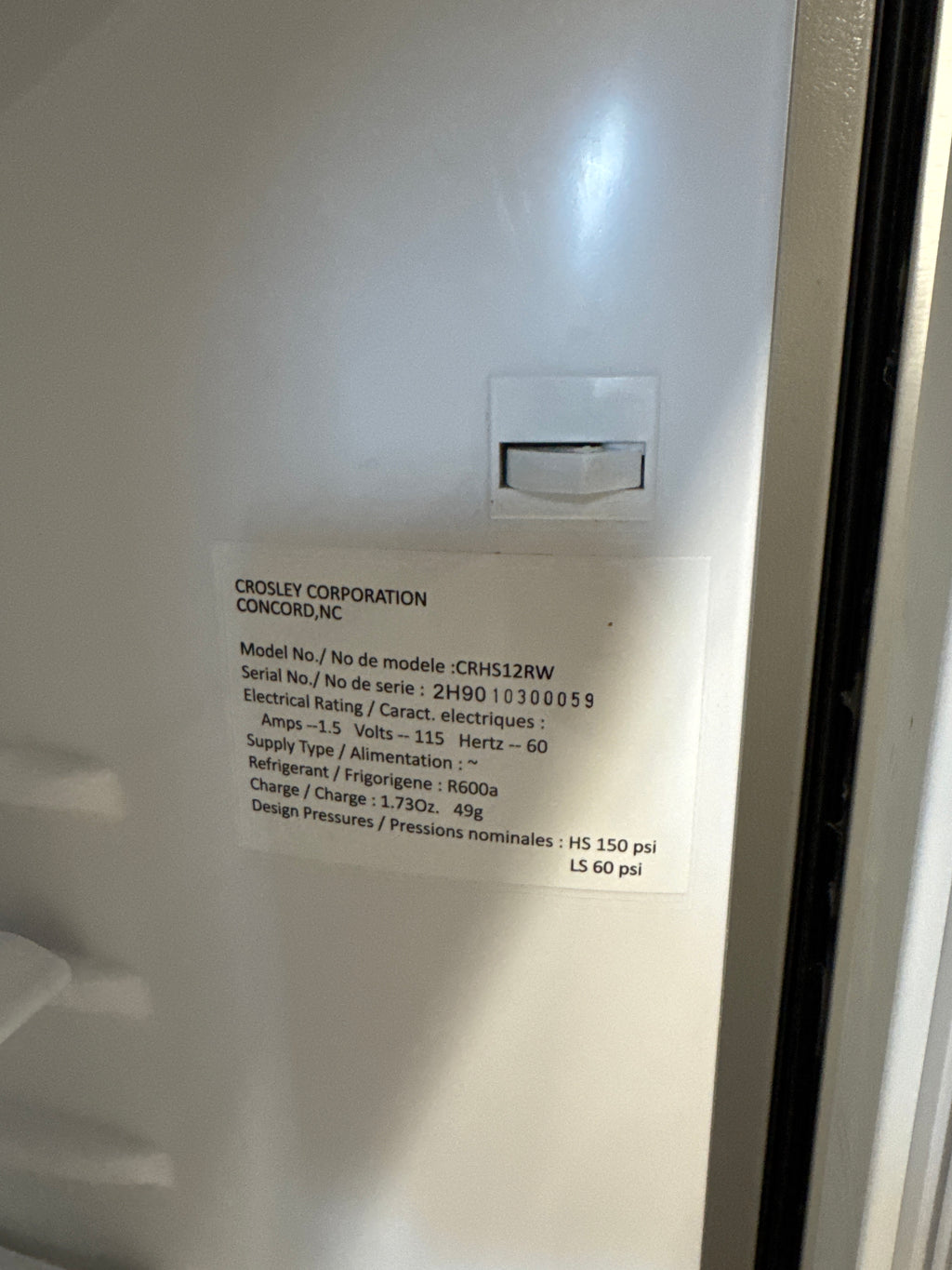 CROSLEY 24” Top freezer fridge- CRHS12RW