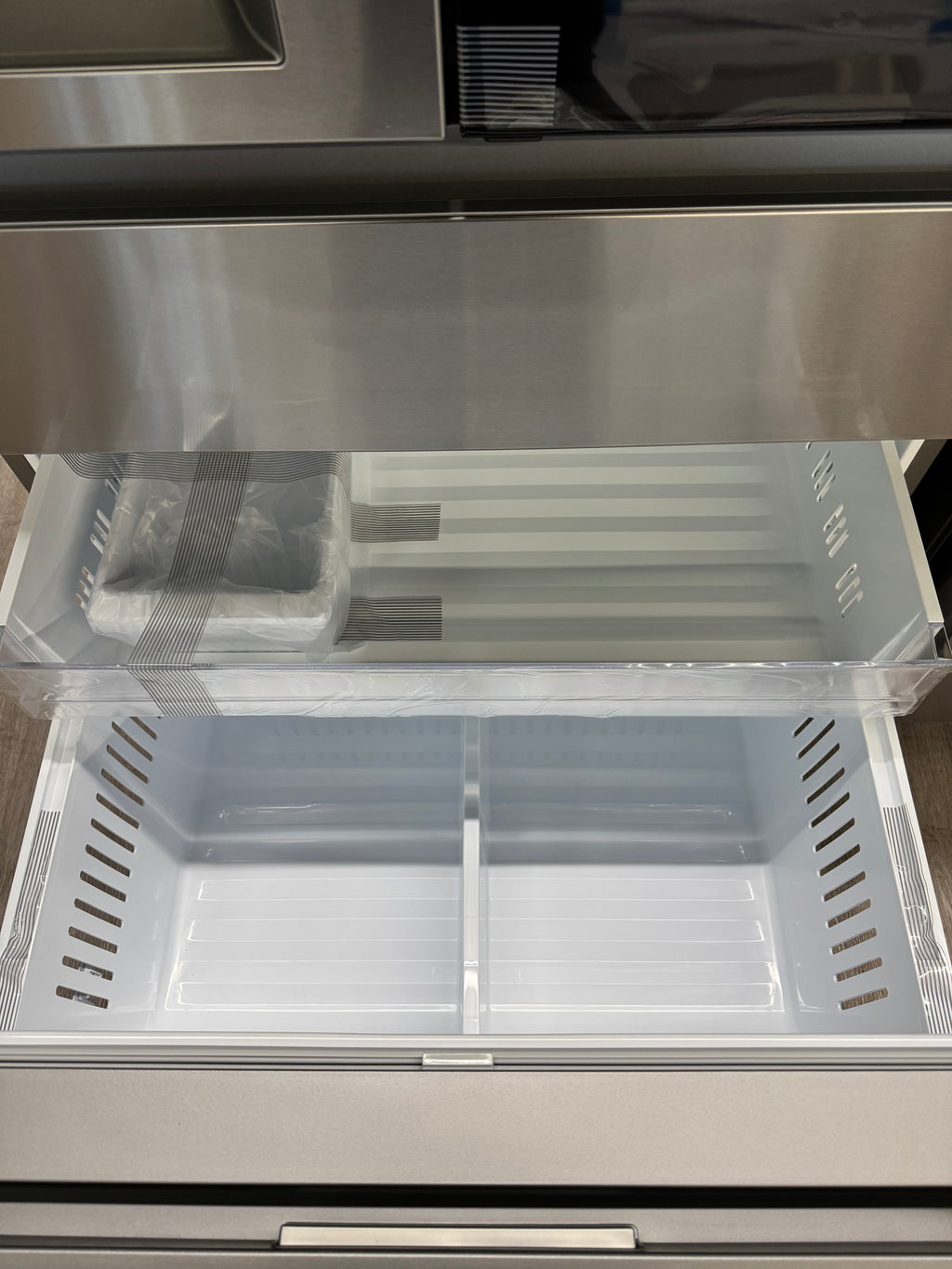 NEW - LG 36” InstaView® Door-in-Door® French Door Refrigerator – LF29S8365S (1 YEAR MANUFACTURER WARRANTY)