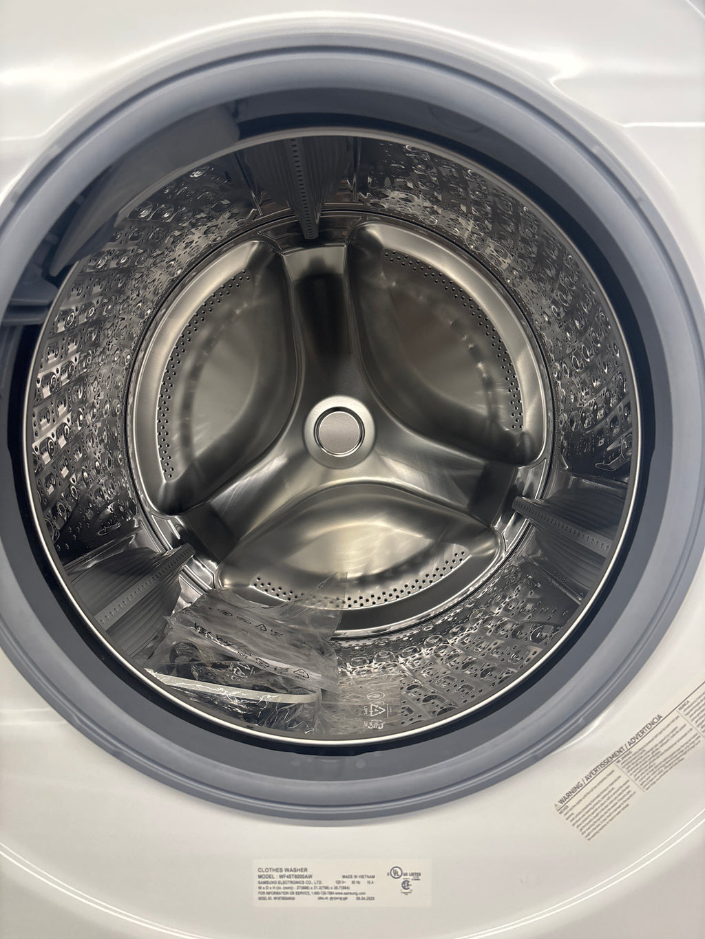 OPEN BOX - SAMSUNG 27” Front load washer - WF45T6000AW