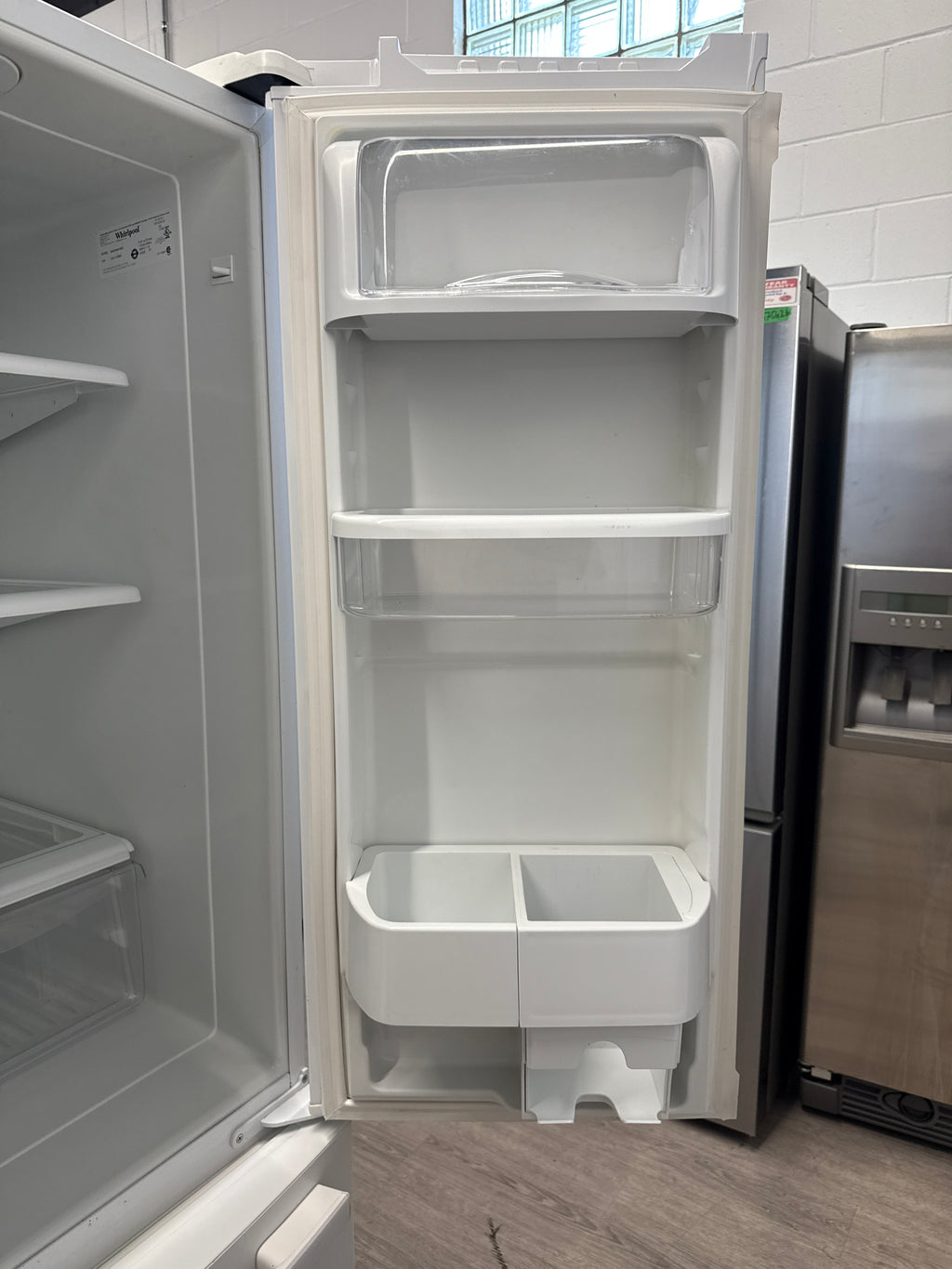 Whirlpool 33” French door Refrigerator GX2SHBXVQ03
