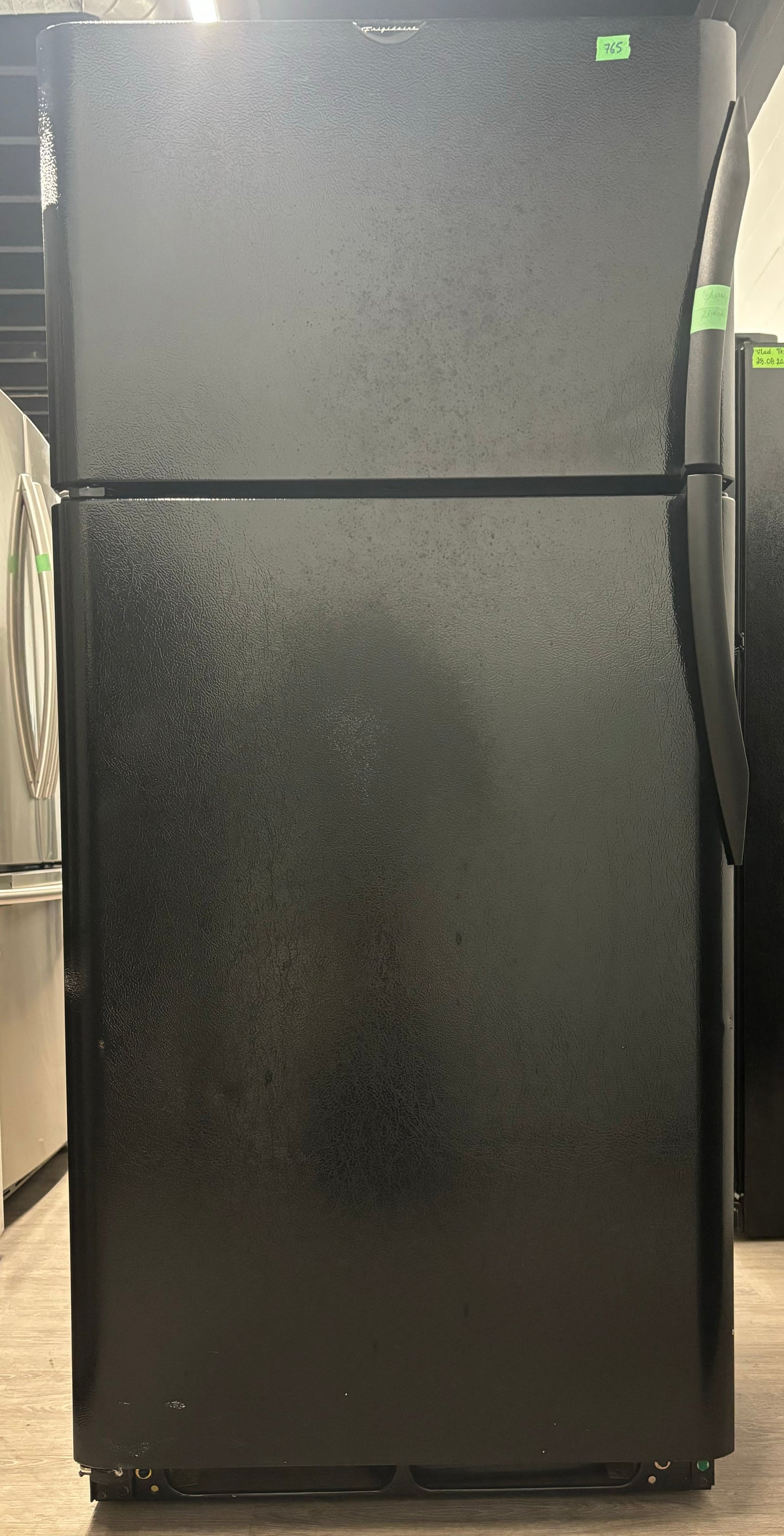 Frigidaire 30” Top freezer Refrigerator - FRT18HS6AB1