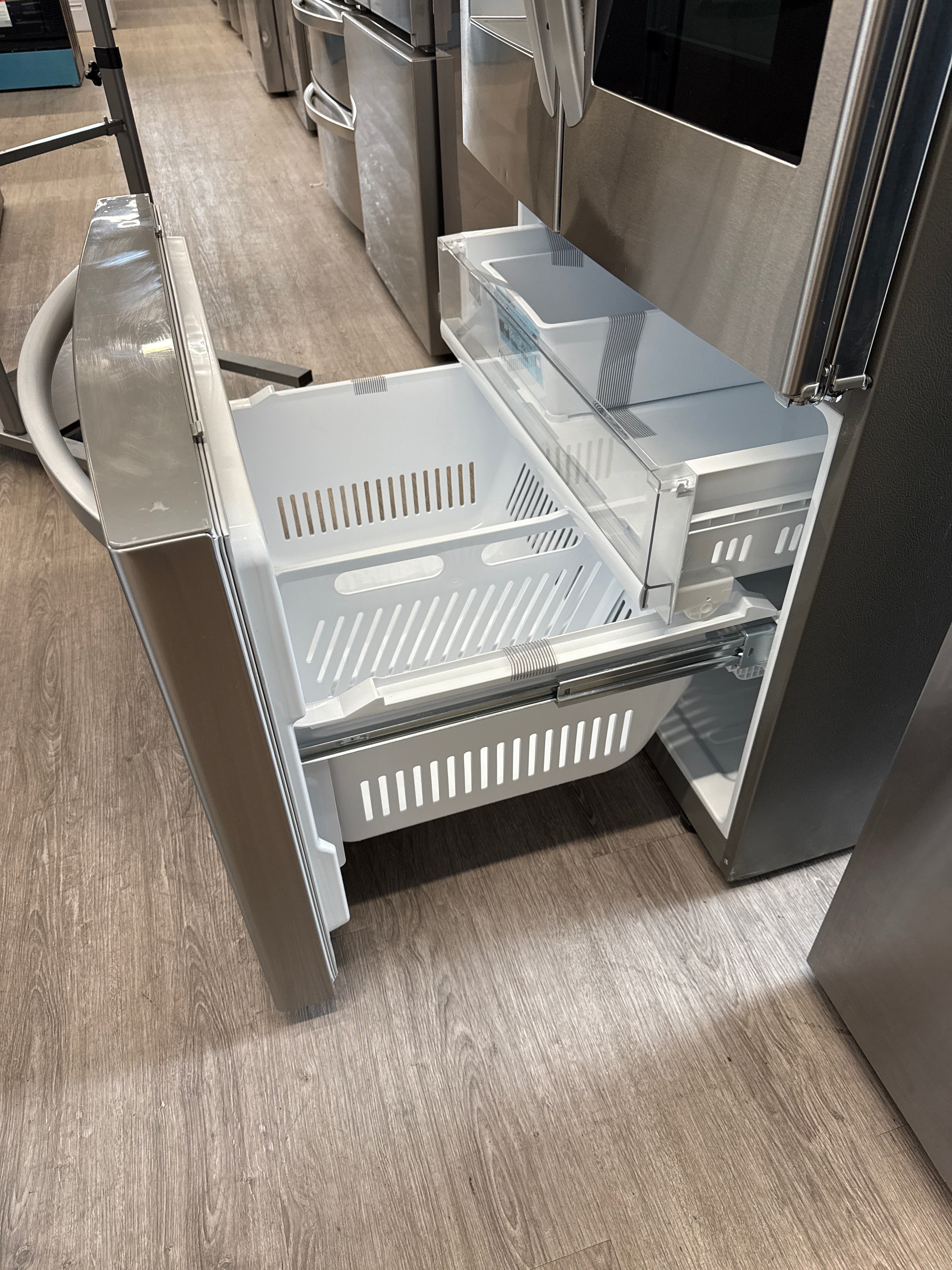 OPEN BOX - LG 33” French Door Refrigerator Smart InstaView® Refrigerator with Craft Ice™ Maker - LRFVS2503S