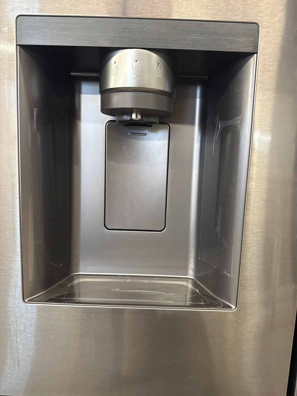 OPEN BOX - LG 33” French Door with Water & Ice Dispenser - LF25S6330D