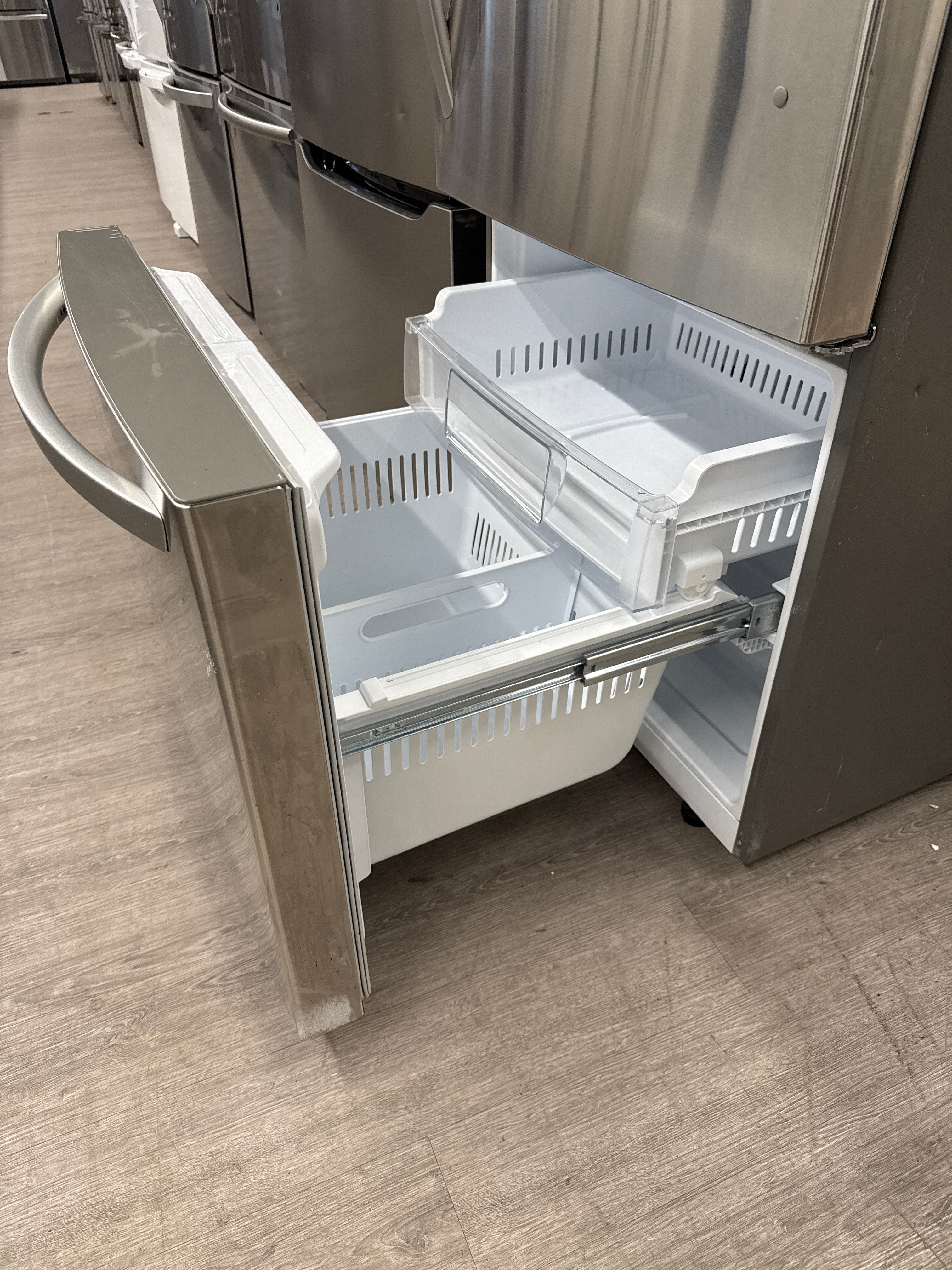 LG 30” Bottom Freezer Refrigerator - LDNS22220S