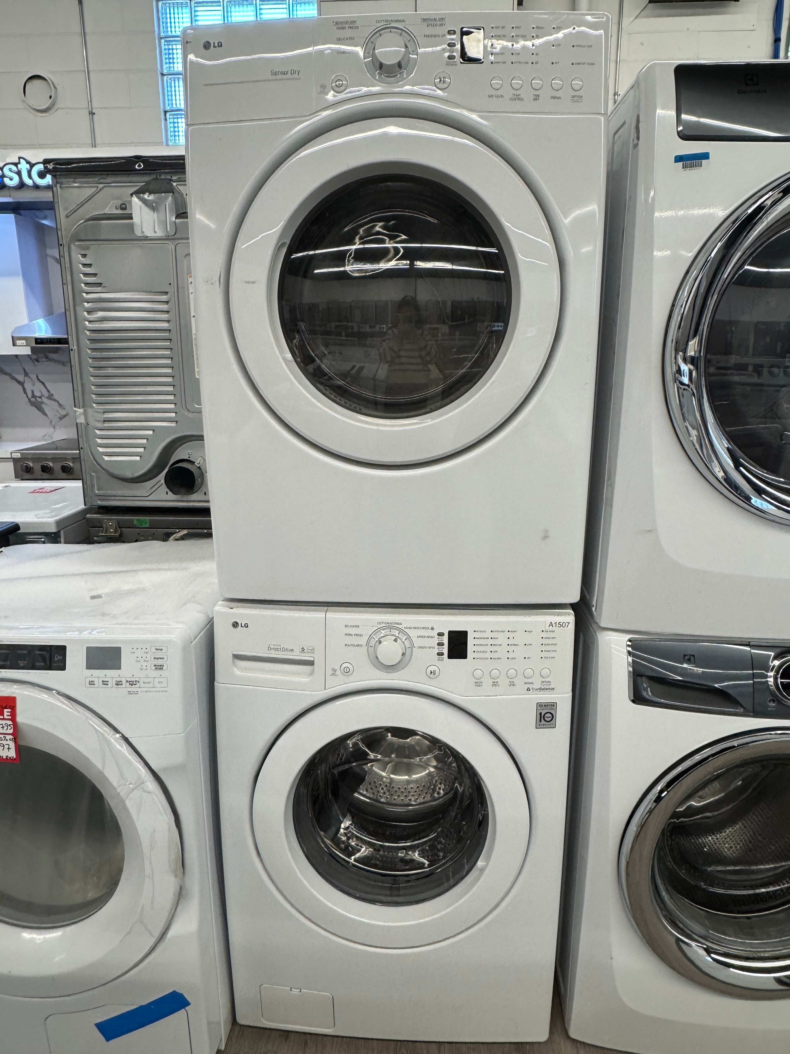 LG 27” Front Load Washer & Dryer Set (WM2140CW & DLE2140W)